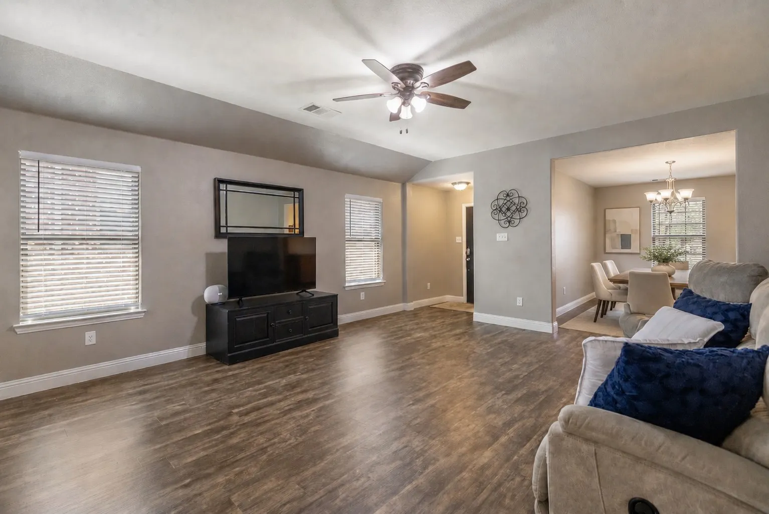 Single Family Residence For Sale in Tarrant County , 3136 Sangria Lane, Fort Worth, Texas 76177, 3 Bedroom, 2 Bathroom, 2 Garage spaces, 1,736 Sqft, built in 2017, mls#21342412, Real Estate Agent in Fort Worth, Homes For Sale in Tarrant county, Homes For Sale in Fort Worth, Realtor in Fort Worth Texas, Real Estate Brokerage Independent Realty Texas, Luminita Cordes Realtor