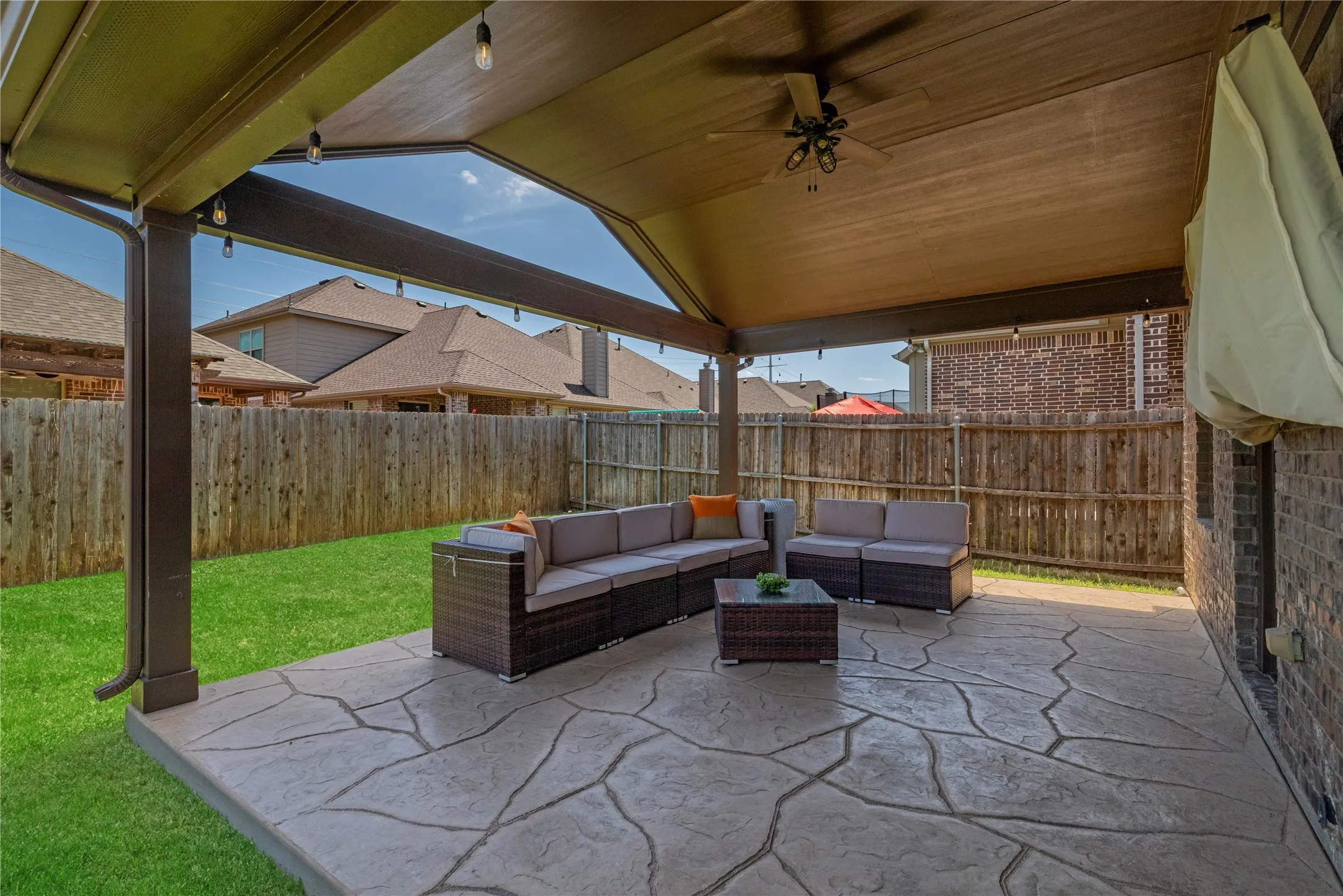 Single Family Residence For Sale in Tarrant County , 3136 Sangria Lane, Fort Worth, Texas 76177, 3 Bedroom, 2 Bathroom, 2 Garage spaces, 1,736 Sqft, built in 2017, mls#21342412, Real Estate Agent in Fort Worth, Homes For Sale in Tarrant county, Homes For Sale in Fort Worth, Realtor in Fort Worth Texas, Real Estate Brokerage Independent Realty Texas, Luminita Cordes Realtor