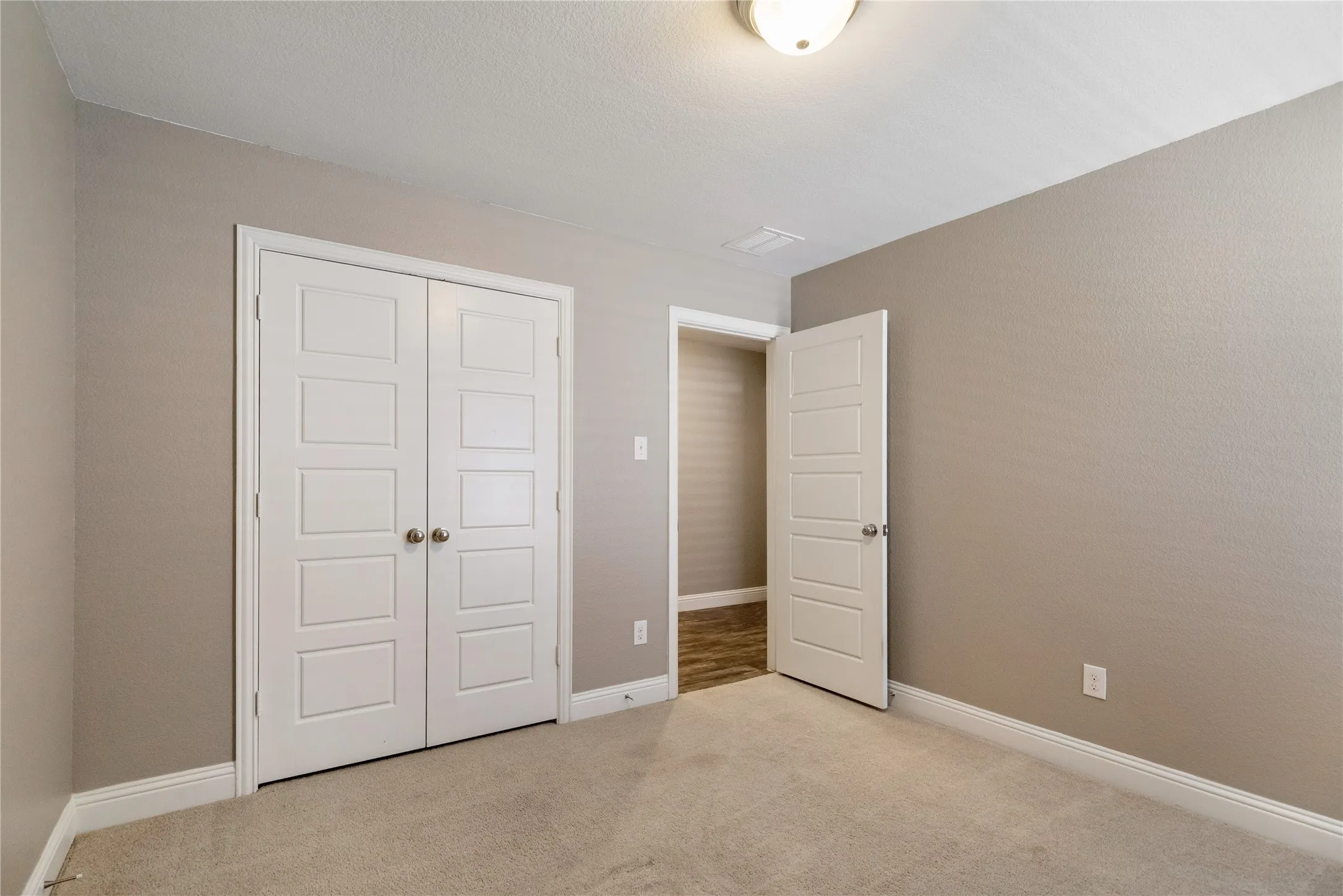 Single Family Residence For Sale in Tarrant County , 3136 Sangria Lane, Fort Worth, Texas 76177, 3 Bedroom, 2 Bathroom, 2 Garage spaces, 1,736 Sqft, built in 2017, mls#21342412, Real Estate Agent in Fort Worth, Homes For Sale in Tarrant county, Homes For Sale in Fort Worth, Realtor in Fort Worth Texas, Real Estate Brokerage Independent Realty Texas, Luminita Cordes Realtor
