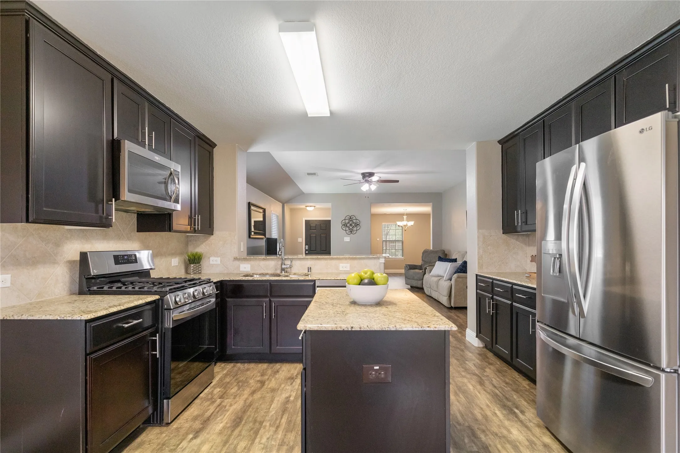 Single Family Residence For Sale in Tarrant County , 3136 Sangria Lane, Fort Worth, Texas 76177, 3 Bedroom, 2 Bathroom, 2 Garage spaces, 1,736 Sqft, built in 2017, mls#21342412, Real Estate Agent in Fort Worth, Homes For Sale in Tarrant county, Homes For Sale in Fort Worth, Realtor in Fort Worth Texas, Real Estate Brokerage Independent Realty Texas, Luminita Cordes Realtor