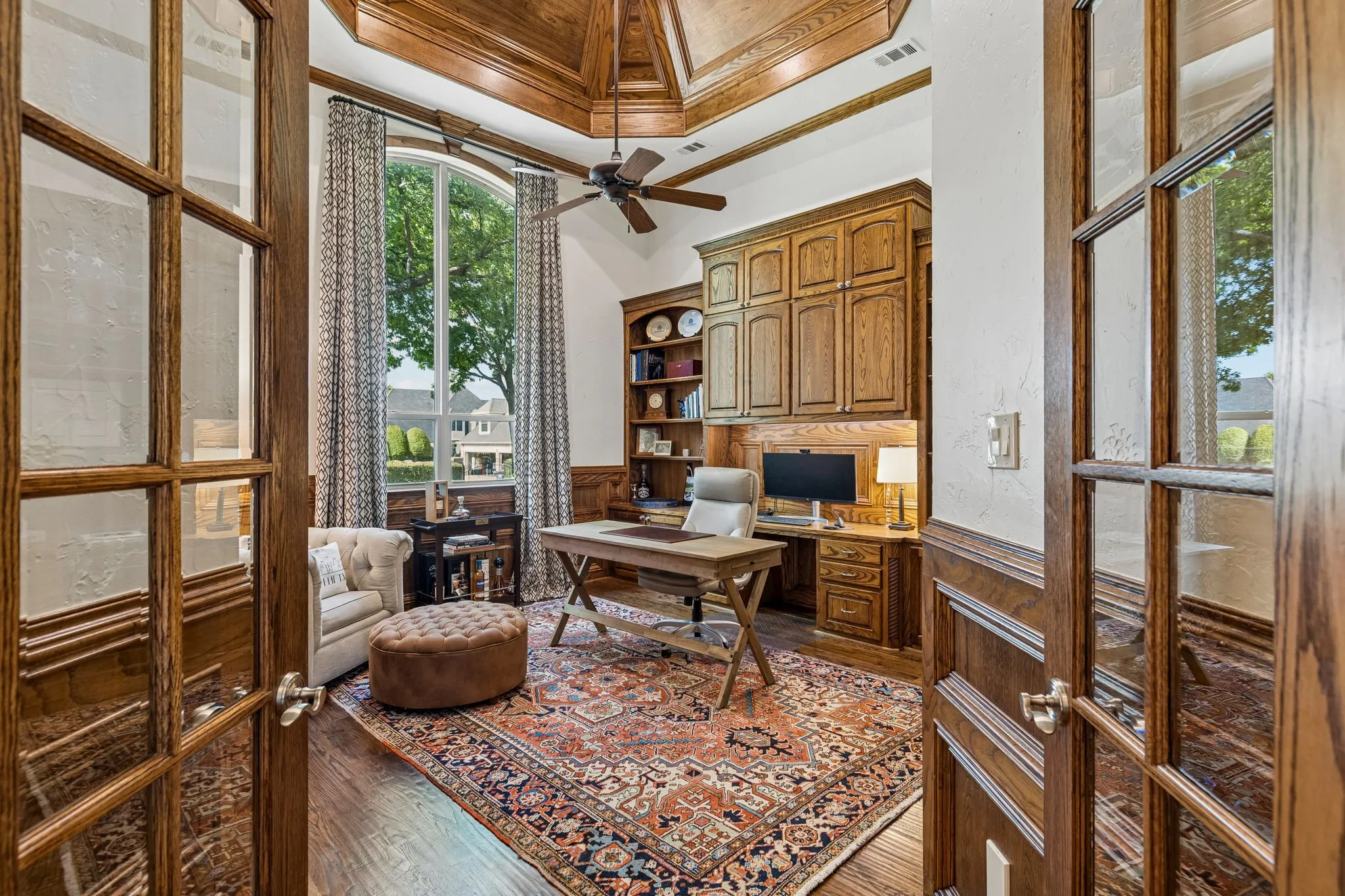 Single Family Residence For Sale in Tarrant County , 3001 LOCH MEADOW Court, Southlake, Texas 76092, 5 Bedroom, 6 Bathroom, 4 Garage spaces, 6,050 Sqft, built in 2003, mls#21345445, Real Estate Agent in Southlake, Homes For Sale in Tarrant county, Homes For Sale in Southlake, Realtor in Southlake Texas, Real Estate Brokerage Independent Realty Texas, Luminita Cordes Realtor