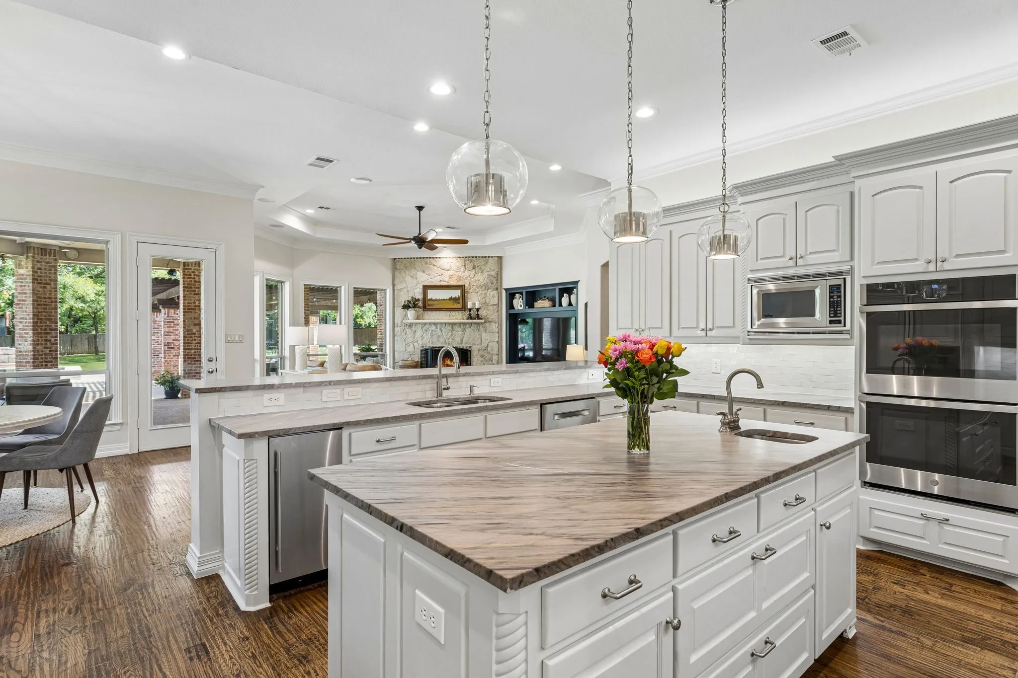Single Family Residence For Sale in Tarrant County , 3001 LOCH MEADOW Court, Southlake, Texas 76092, 5 Bedroom, 6 Bathroom, 4 Garage spaces, 6,050 Sqft, built in 2003, mls#21345445, Real Estate Agent in Southlake, Homes For Sale in Tarrant county, Homes For Sale in Southlake, Realtor in Southlake Texas, Real Estate Brokerage Independent Realty Texas, Luminita Cordes Realtor