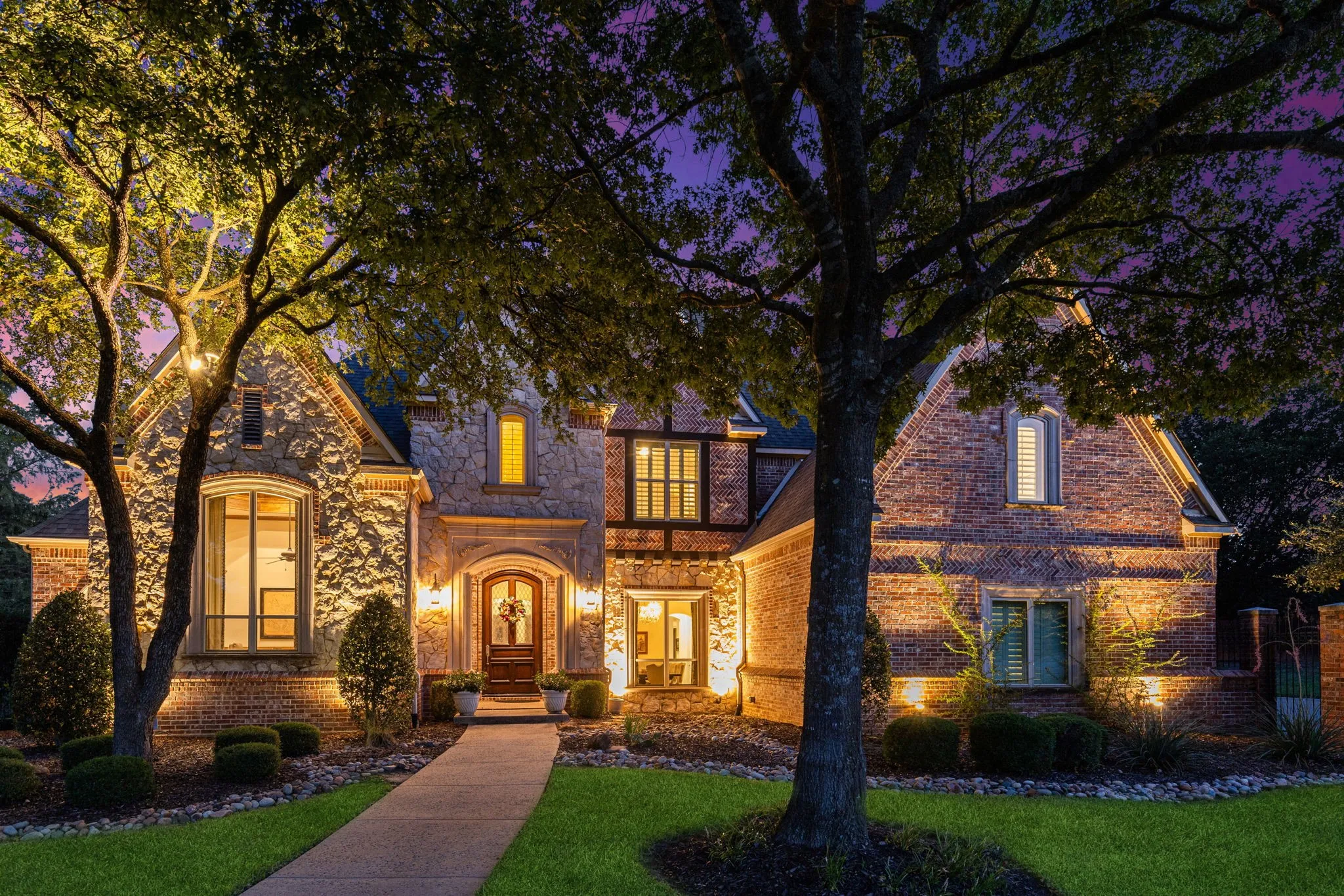 Single Family Residence For Sale in Tarrant County , 3001 LOCH MEADOW Court, Southlake, Texas 76092, 5 Bedroom, 6 Bathroom, 4 Garage spaces, 6,050 Sqft, built in 2003, mls#21345445, Real Estate Agent in Southlake, Homes For Sale in Tarrant county, Homes For Sale in Southlake, Realtor in Southlake Texas, Real Estate Brokerage Independent Realty Texas, Luminita Cordes Realtor