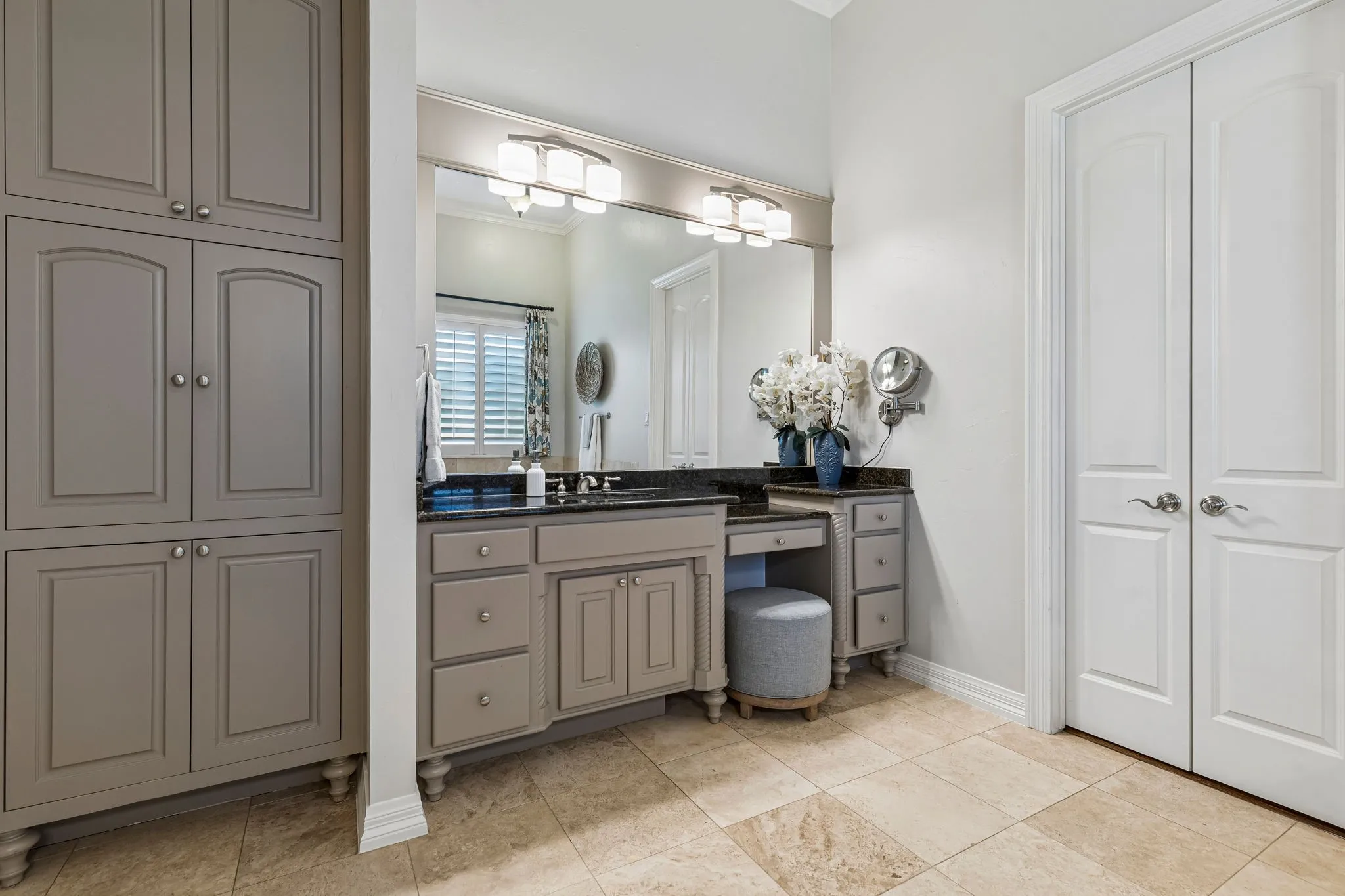 Single Family Residence For Sale in Tarrant County , 3001 LOCH MEADOW Court, Southlake, Texas 76092, 5 Bedroom, 6 Bathroom, 4 Garage spaces, 6,050 Sqft, built in 2003, mls#21345445, Real Estate Agent in Southlake, Homes For Sale in Tarrant county, Homes For Sale in Southlake, Realtor in Southlake Texas, Real Estate Brokerage Independent Realty Texas, Luminita Cordes Realtor