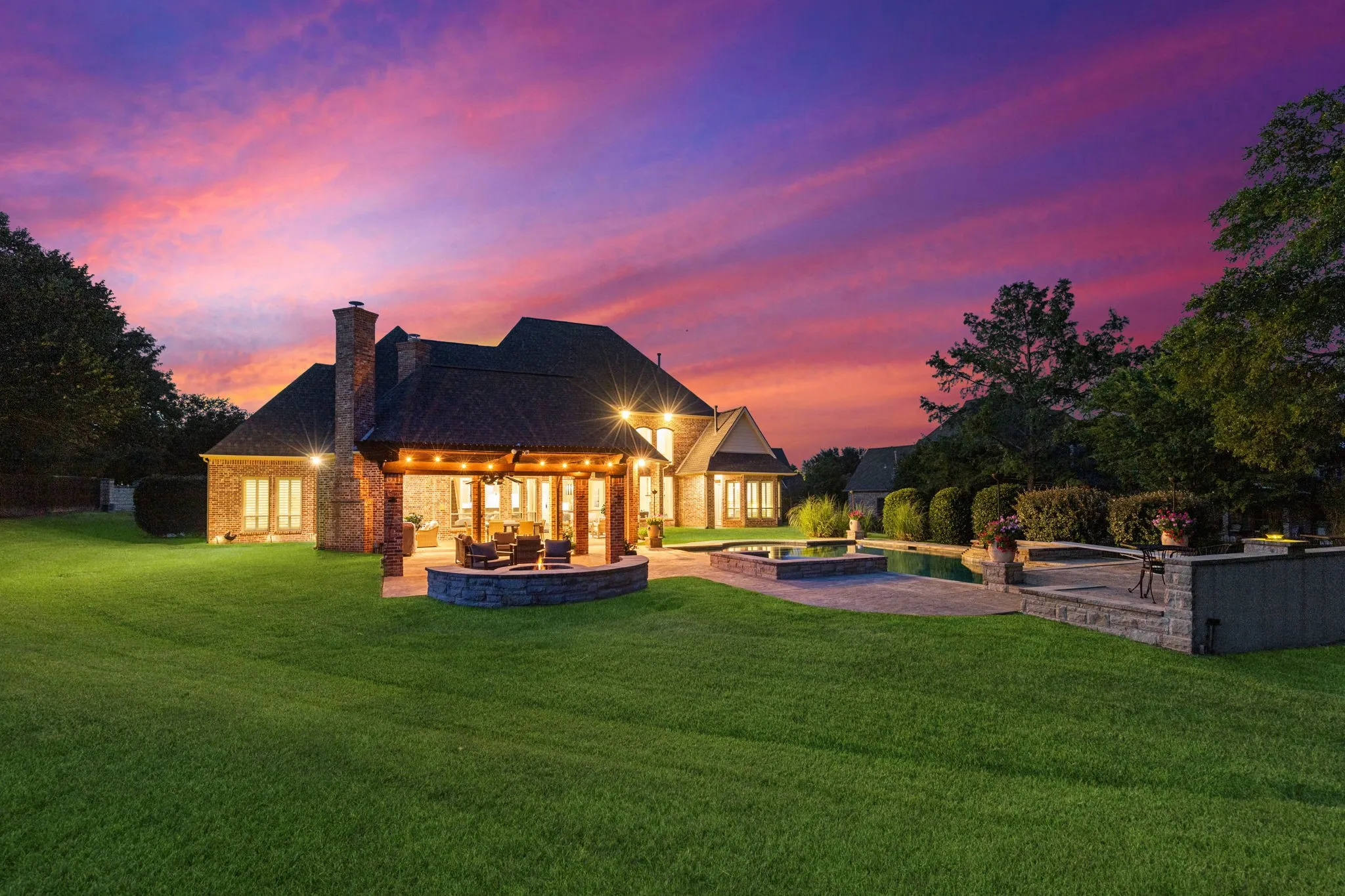 Single Family Residence For Sale in Tarrant County , 3001 LOCH MEADOW Court, Southlake, Texas 76092, 5 Bedroom, 6 Bathroom, 4 Garage spaces, 6,050 Sqft, built in 2003, mls#21345445, Real Estate Agent in Southlake, Homes For Sale in Tarrant county, Homes For Sale in Southlake, Realtor in Southlake Texas, Real Estate Brokerage Independent Realty Texas, Luminita Cordes Realtor