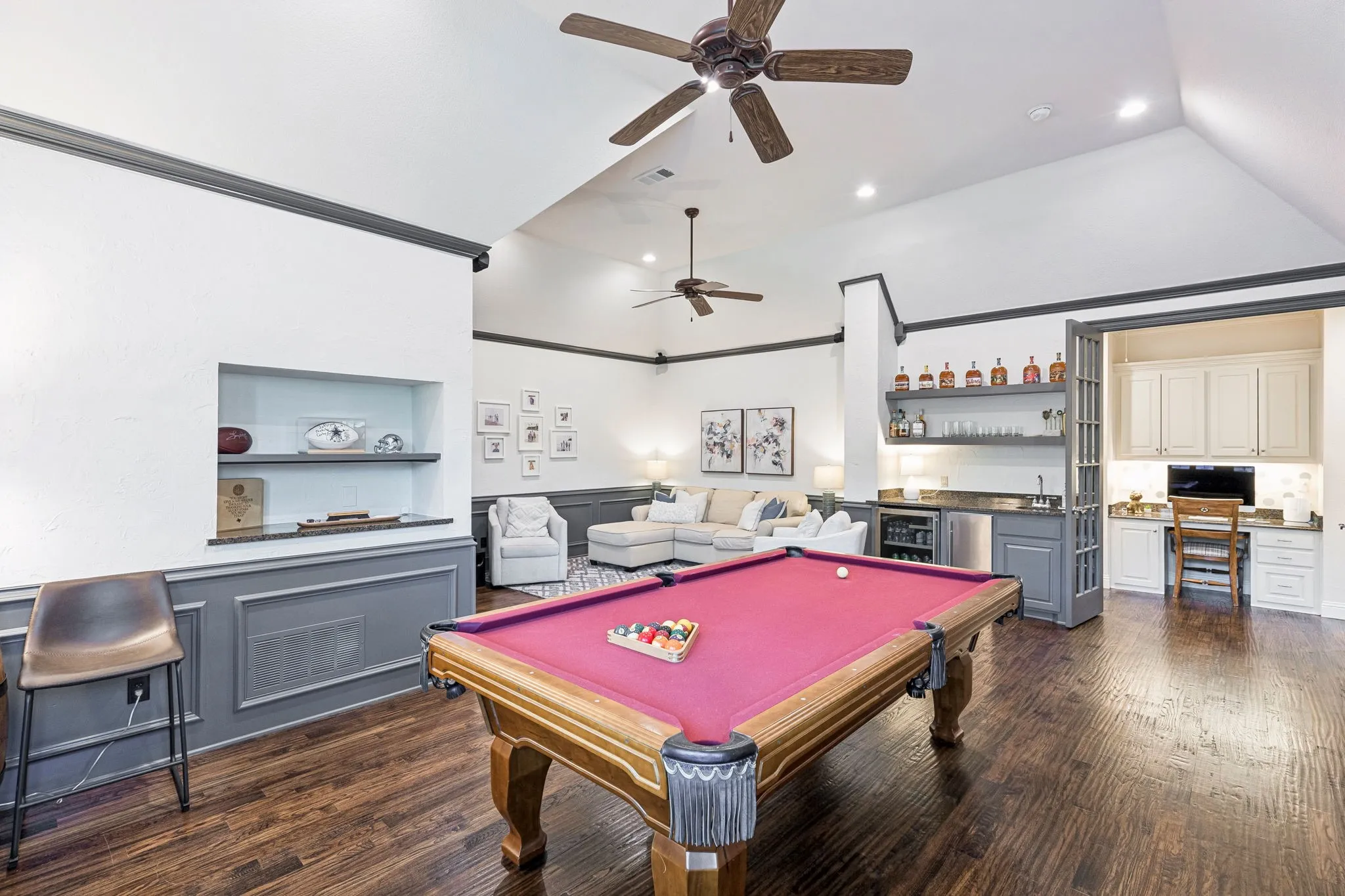 Single Family Residence For Sale in Tarrant County , 3001 LOCH MEADOW Court, Southlake, Texas 76092, 5 Bedroom, 6 Bathroom, 4 Garage spaces, 6,050 Sqft, built in 2003, mls#21345445, Real Estate Agent in Southlake, Homes For Sale in Tarrant county, Homes For Sale in Southlake, Realtor in Southlake Texas, Real Estate Brokerage Independent Realty Texas, Luminita Cordes Realtor