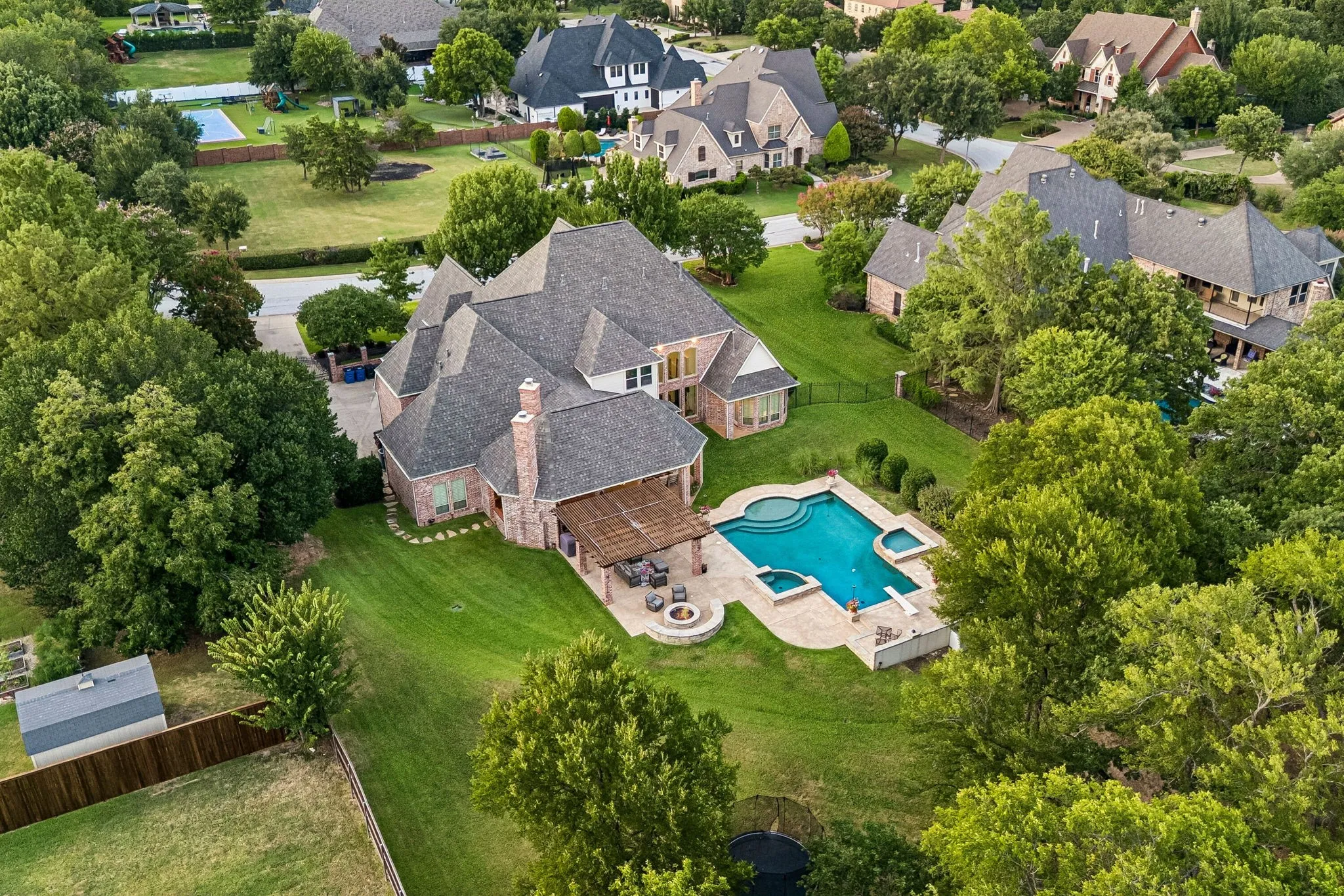 Single Family Residence For Sale in Tarrant County , 3001 LOCH MEADOW Court, Southlake, Texas 76092, 5 Bedroom, 6 Bathroom, 4 Garage spaces, 6,050 Sqft, built in 2003, mls#21345445, Real Estate Agent in Southlake, Homes For Sale in Tarrant county, Homes For Sale in Southlake, Realtor in Southlake Texas, Real Estate Brokerage Independent Realty Texas, Luminita Cordes Realtor