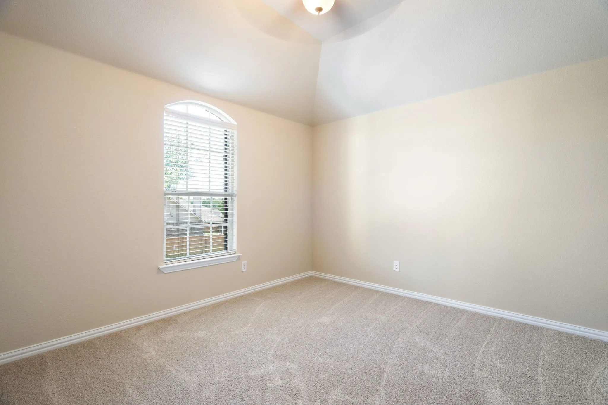 Single Family Residence For Sale in Tarrant County , 2613 Los Olivos Lane, Fort Worth, Texas 76131, 4 Bedroom, 4 Bathroom, 2 Garage spaces, 2,927 Sqft, built in 2009, Price $550,000, mls#21342719, Real Estate Agent in Fort Worth, Homes For Sale in Tarrant county, Homes For Sale in Fort Worth, Realtor in Fort Worth Texas, Real Estate Brokerage Independent Realty Texas, Luminita Cordes Realtor