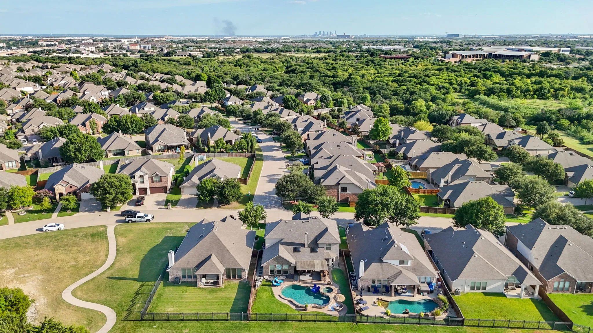 Single Family Residence For Sale in Tarrant County , 2613 Los Olivos Lane, Fort Worth, Texas 76131, 4 Bedroom, 4 Bathroom, 2 Garage spaces, 2,927 Sqft, built in 2009, Price $550,000, mls#21342719, Real Estate Agent in Fort Worth, Homes For Sale in Tarrant county, Homes For Sale in Fort Worth, Realtor in Fort Worth Texas, Real Estate Brokerage Independent Realty Texas, Luminita Cordes Realtor