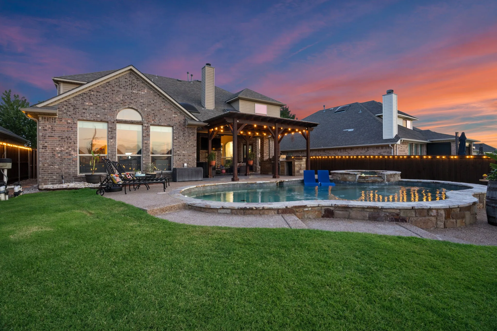 Single Family Residence For Sale in Tarrant County , 2613 Los Olivos Lane, Fort Worth, Texas 76131, 4 Bedroom, 4 Bathroom, 2 Garage spaces, 2,927 Sqft, built in 2009, Price $550,000, mls#21342719, Real Estate Agent in Fort Worth, Homes For Sale in Tarrant county, Homes For Sale in Fort Worth, Realtor in Fort Worth Texas, Real Estate Brokerage Independent Realty Texas, Luminita Cordes Realtor