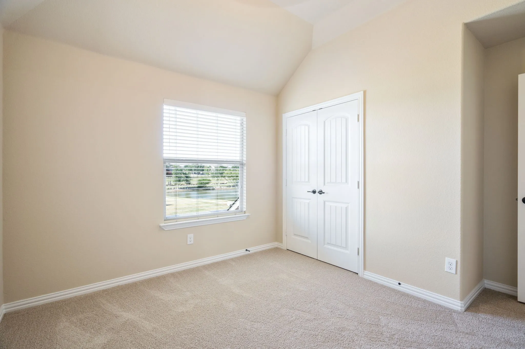 Single Family Residence For Sale in Tarrant County , 2613 Los Olivos Lane, Fort Worth, Texas 76131, 4 Bedroom, 4 Bathroom, 2 Garage spaces, 2,927 Sqft, built in 2009, Price $550,000, mls#21342719, Real Estate Agent in Fort Worth, Homes For Sale in Tarrant county, Homes For Sale in Fort Worth, Realtor in Fort Worth Texas, Real Estate Brokerage Independent Realty Texas, Luminita Cordes Realtor