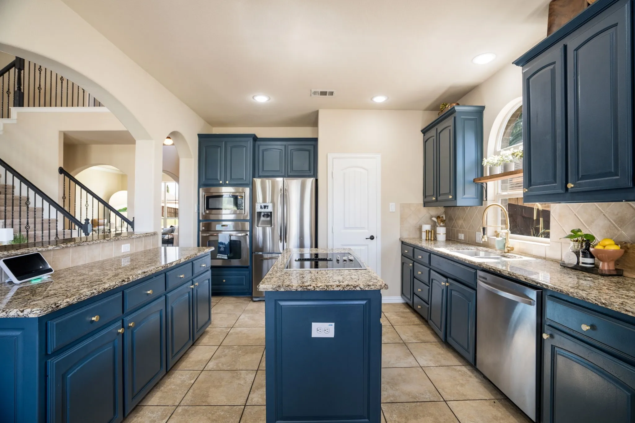Single Family Residence For Sale in Tarrant County , 2613 Los Olivos Lane, Fort Worth, Texas 76131, 4 Bedroom, 4 Bathroom, 2 Garage spaces, 2,927 Sqft, built in 2009, Price $550,000, mls#21342719, Real Estate Agent in Fort Worth, Homes For Sale in Tarrant county, Homes For Sale in Fort Worth, Realtor in Fort Worth Texas, Real Estate Brokerage Independent Realty Texas, Luminita Cordes Realtor