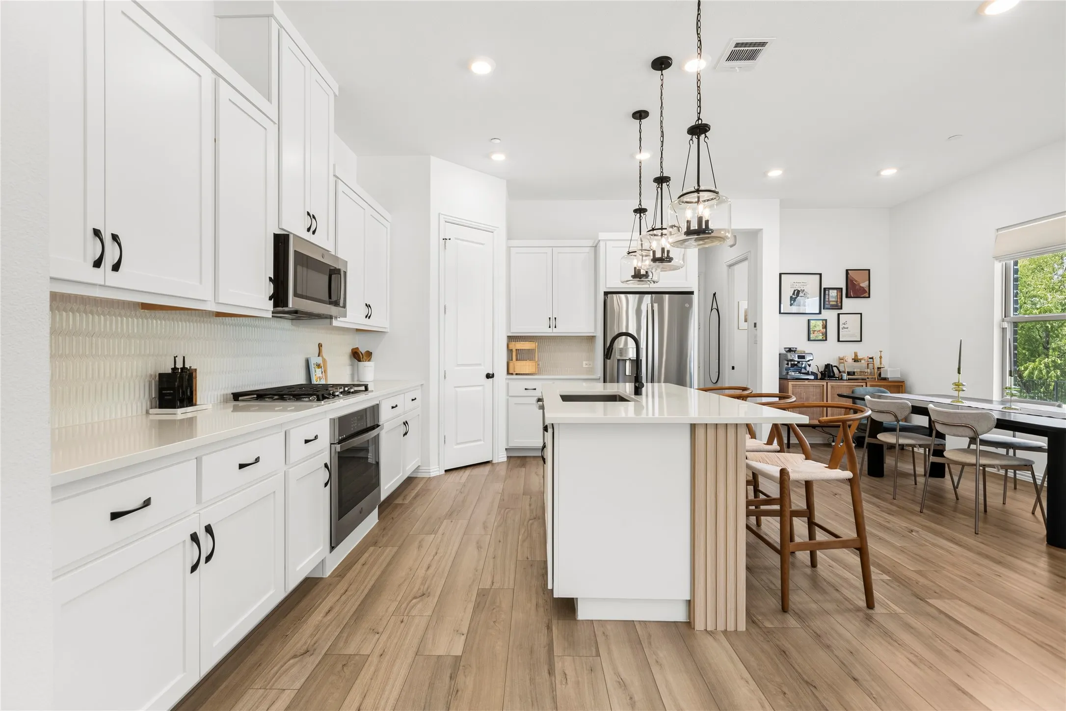 Townhouse For Sale in Dallas County , 6418 Baritone Court, Sachse, Texas 75048, 3 Bedroom, 3 Bathroom, 2 Garage spaces, 1,997 Sqft, built in 2024, mls#21345358, Real Estate Agent in Sachse, Homes For Sale in Dallas county, Homes For Sale in Sachse, Realtor in Sachse Texas, Real Estate Brokerage Independent Realty Texas, Luminita Cordes Realtor