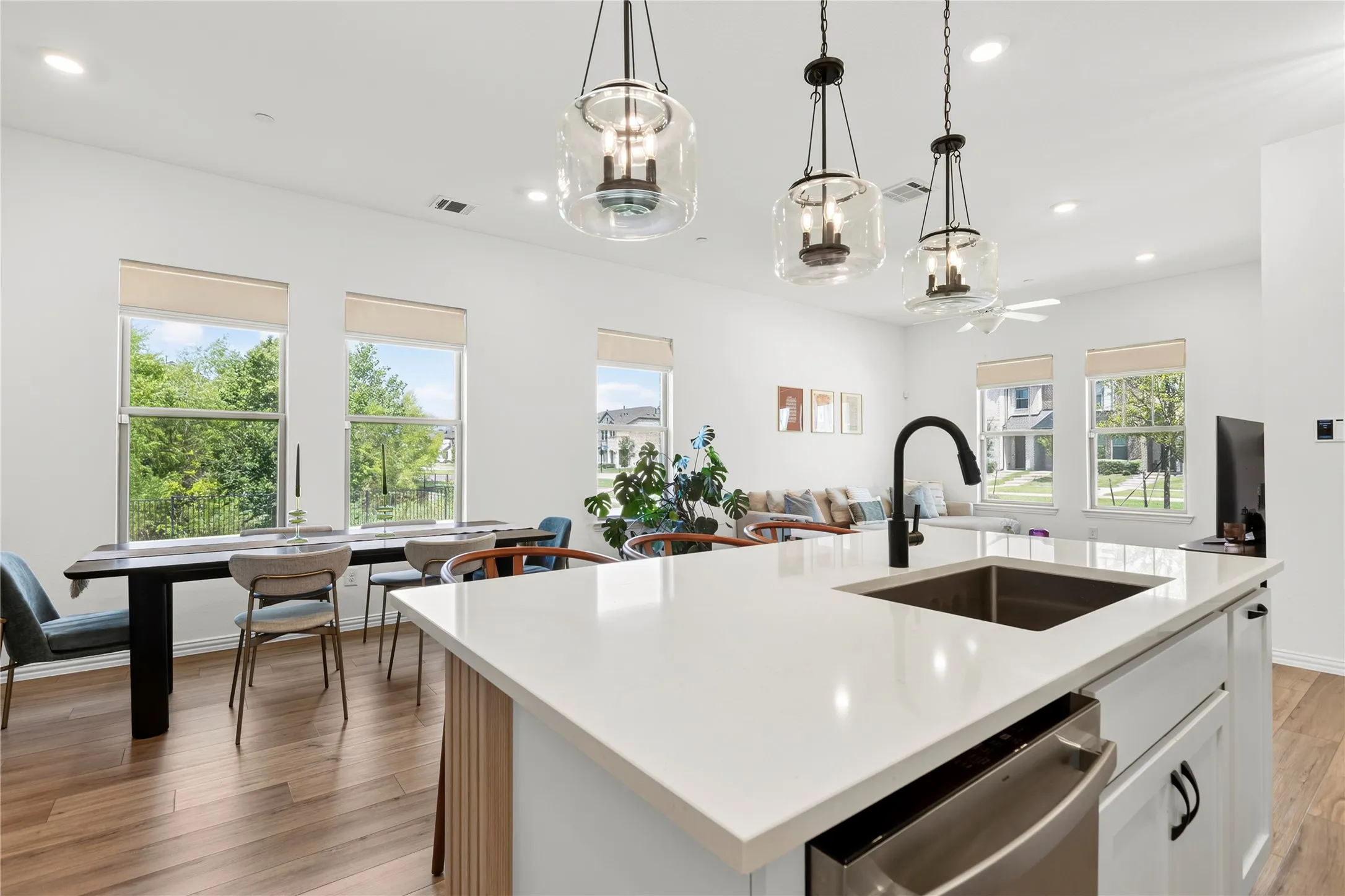 Townhouse For Sale in Dallas County , 6418 Baritone Court, Sachse, Texas 75048, 3 Bedroom, 3 Bathroom, 2 Garage spaces, 1,997 Sqft, built in 2024, mls#21345358, Real Estate Agent in Sachse, Homes For Sale in Dallas county, Homes For Sale in Sachse, Realtor in Sachse Texas, Real Estate Brokerage Independent Realty Texas, Luminita Cordes Realtor