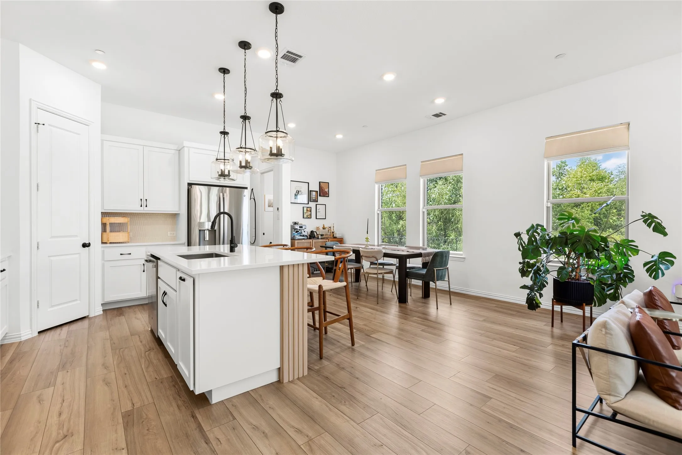 Townhouse For Sale in Dallas County , 6418 Baritone Court, Sachse, Texas 75048, 3 Bedroom, 3 Bathroom, 2 Garage spaces, 1,997 Sqft, built in 2024, mls#21345358, Real Estate Agent in Sachse, Homes For Sale in Dallas county, Homes For Sale in Sachse, Realtor in Sachse Texas, Real Estate Brokerage Independent Realty Texas, Luminita Cordes Realtor