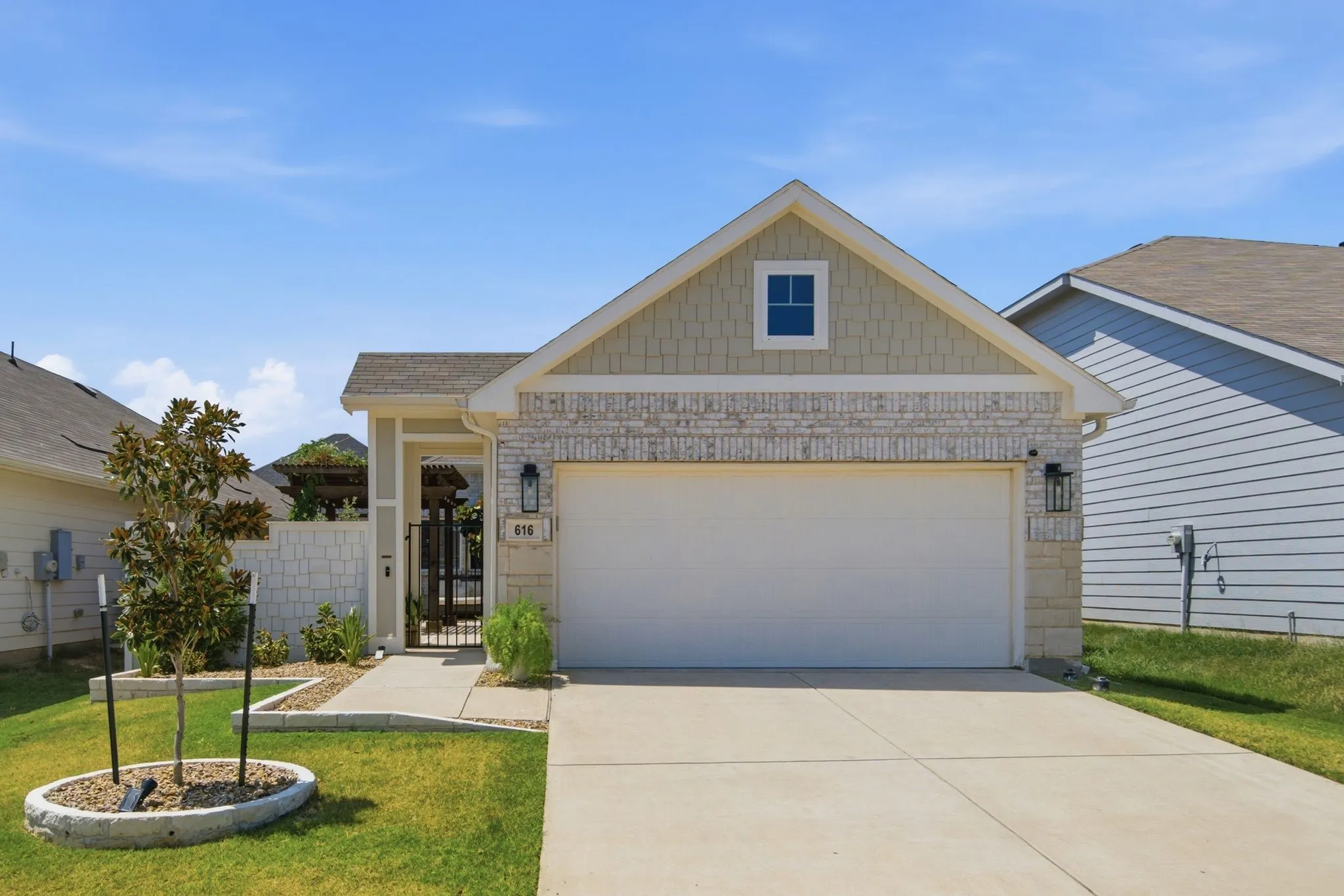 Single Family Residence For Sale in Denton County , 616 Coleman Street, Aubrey, Texas 76227, 3 Bedroom, 2 Bathroom, 2 Garage spaces, 1,637 Sqft, built in 2021, mls#21345446, Real Estate Agent in Aubrey, Homes For Sale in Denton county, Homes For Sale in Aubrey, Realtor in Aubrey Texas, Real Estate Brokerage Independent Realty Texas, Luminita Cordes Realtor
