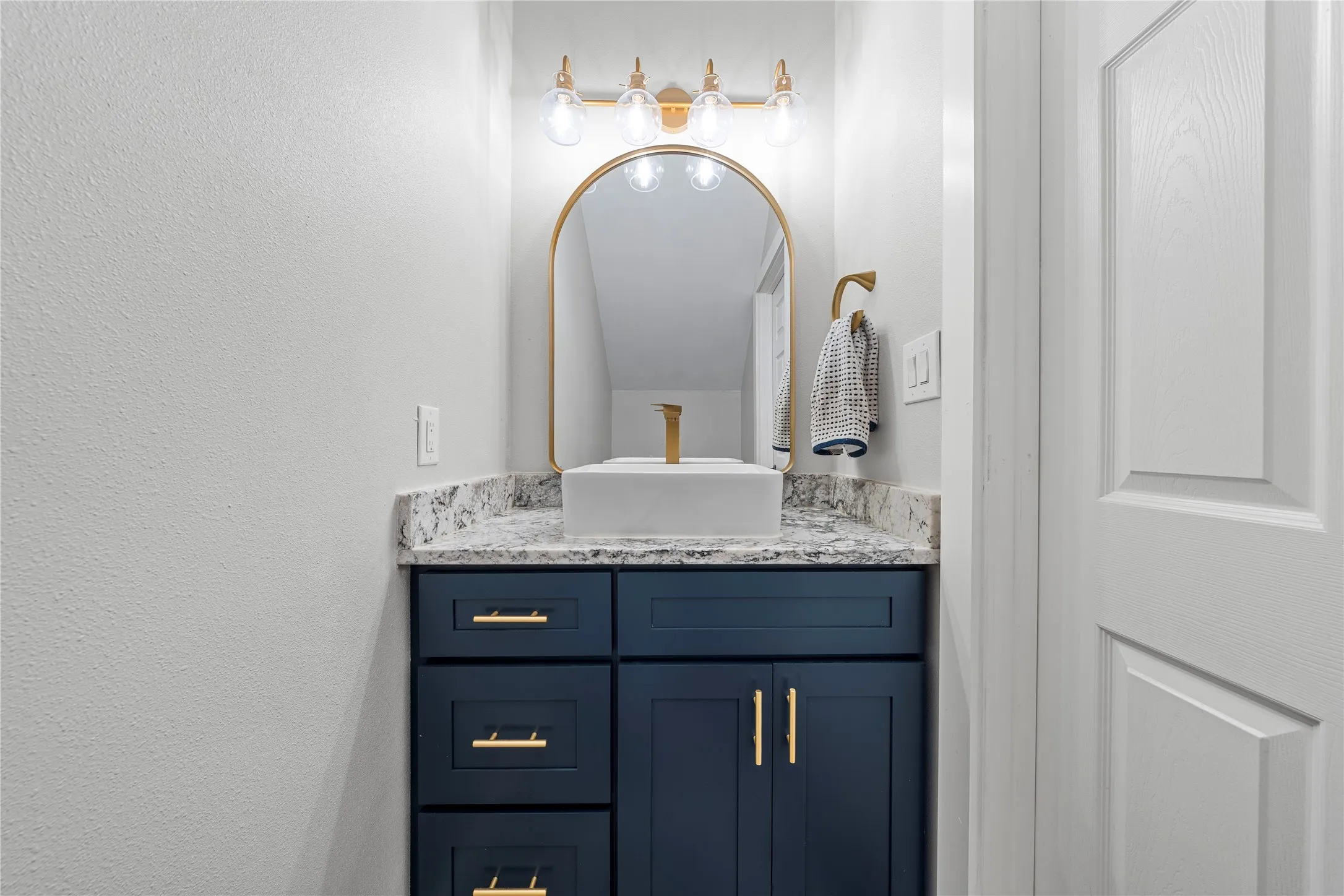 Single Family Residence For Sale in Mc Lennan County , 3008 S 3rd Street, Waco, Texas 76706, 5 Bedroom, 6 Bathroom, Garage spaces, 2,675 Sqft, built in 2023, mls#21342202, Real Estate Agent in Waco, Homes For Sale in Mc Lennan county, Homes For Sale in Waco, Realtor in Waco Texas, Real Estate Brokerage Independent Realty Texas, Luminita Cordes Realtor