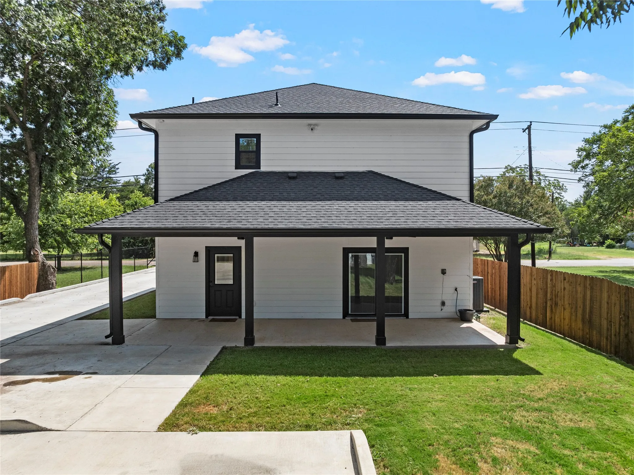Single Family Residence For Sale in Mc Lennan County , 3008 S 3rd Street, Waco, Texas 76706, 5 Bedroom, 6 Bathroom, Garage spaces, 2,675 Sqft, built in 2023, mls#21342202, Real Estate Agent in Waco, Homes For Sale in Mc Lennan county, Homes For Sale in Waco, Realtor in Waco Texas, Real Estate Brokerage Independent Realty Texas, Luminita Cordes Realtor