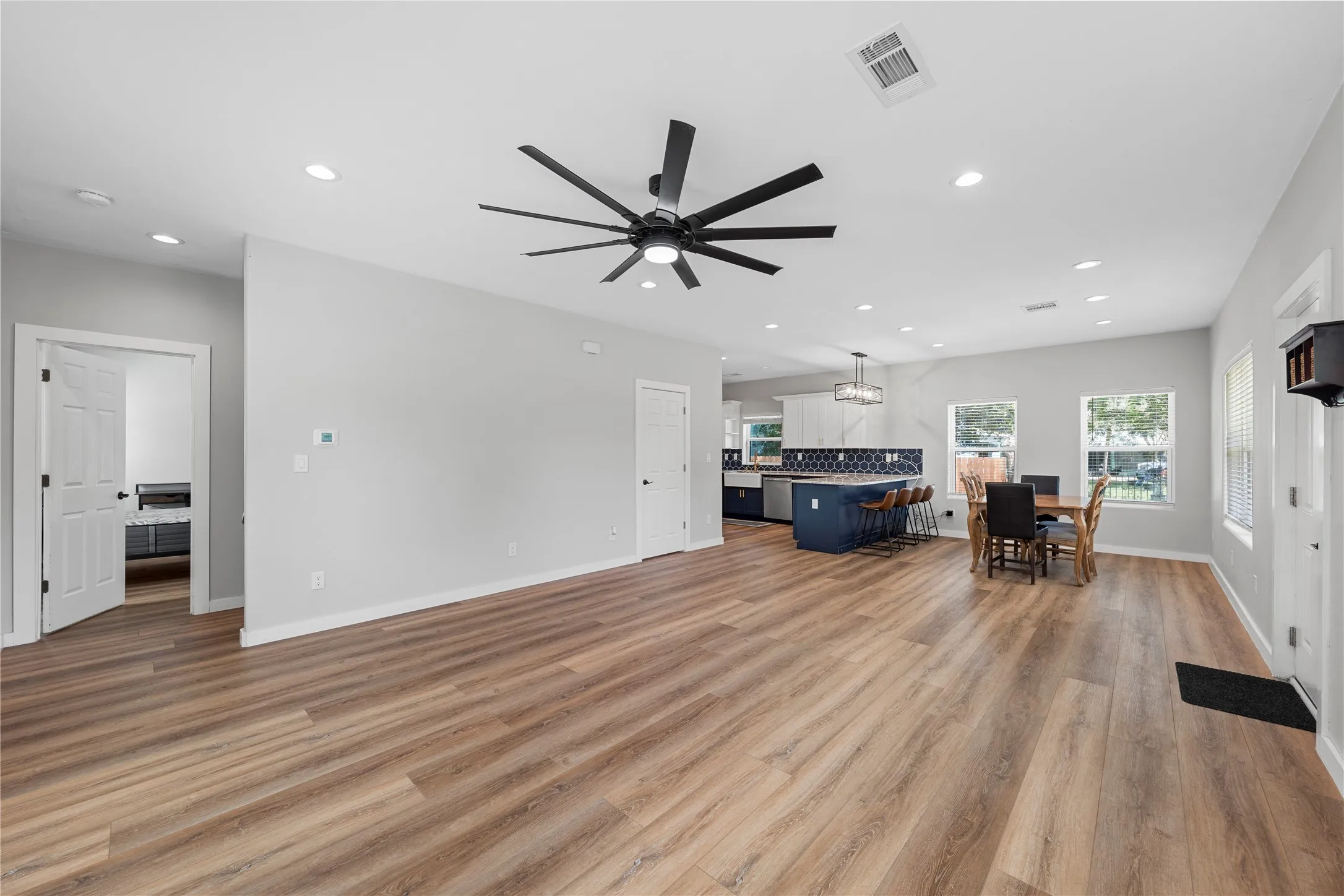 Single Family Residence For Sale in Mc Lennan County , 3008 S 3rd Street, Waco, Texas 76706, 5 Bedroom, 6 Bathroom, Garage spaces, 2,675 Sqft, built in 2023, mls#21342202, Real Estate Agent in Waco, Homes For Sale in Mc Lennan county, Homes For Sale in Waco, Realtor in Waco Texas, Real Estate Brokerage Independent Realty Texas, Luminita Cordes Realtor