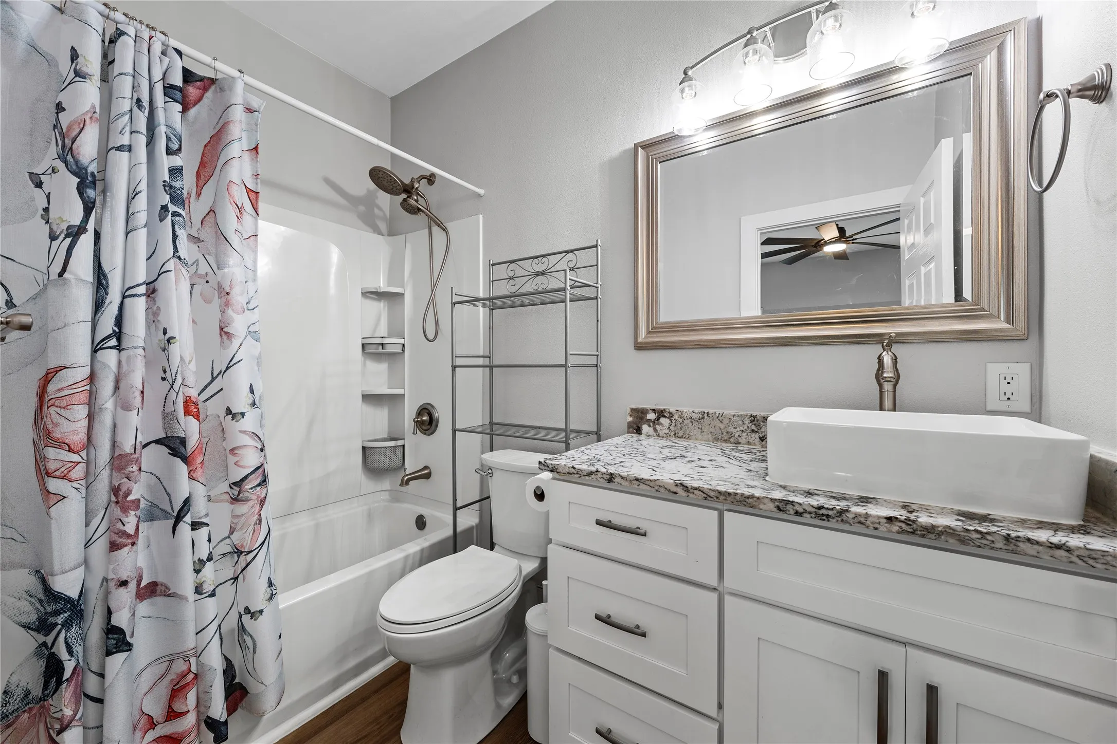 Single Family Residence For Sale in Mc Lennan County , 3008 S 3rd Street, Waco, Texas 76706, 5 Bedroom, 6 Bathroom, Garage spaces, 2,675 Sqft, built in 2023, mls#21342202, Real Estate Agent in Waco, Homes For Sale in Mc Lennan county, Homes For Sale in Waco, Realtor in Waco Texas, Real Estate Brokerage Independent Realty Texas, Luminita Cordes Realtor