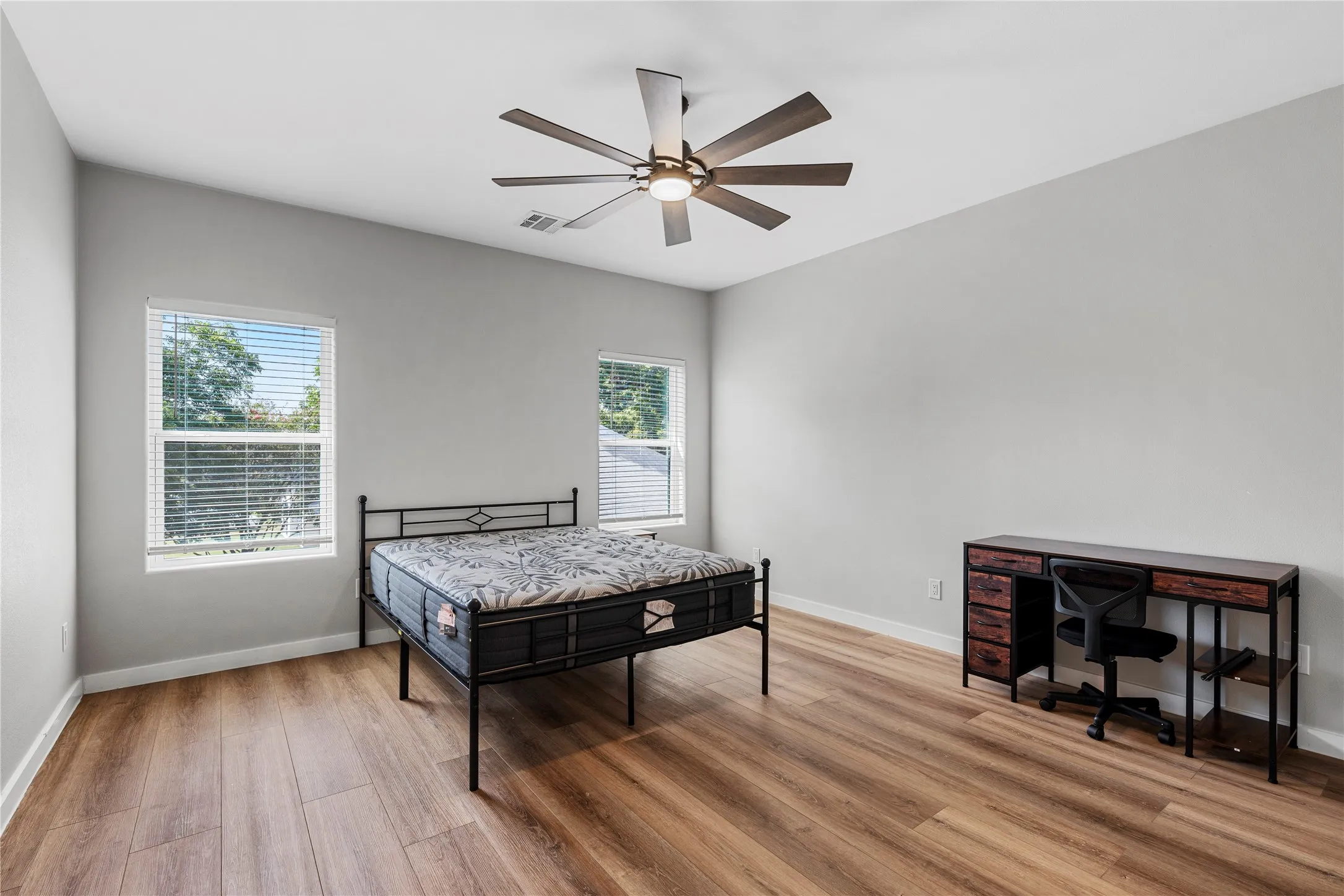Single Family Residence For Sale in Mc Lennan County , 3008 S 3rd Street, Waco, Texas 76706, 5 Bedroom, 6 Bathroom, Garage spaces, 2,675 Sqft, built in 2023, mls#21342202, Real Estate Agent in Waco, Homes For Sale in Mc Lennan county, Homes For Sale in Waco, Realtor in Waco Texas, Real Estate Brokerage Independent Realty Texas, Luminita Cordes Realtor