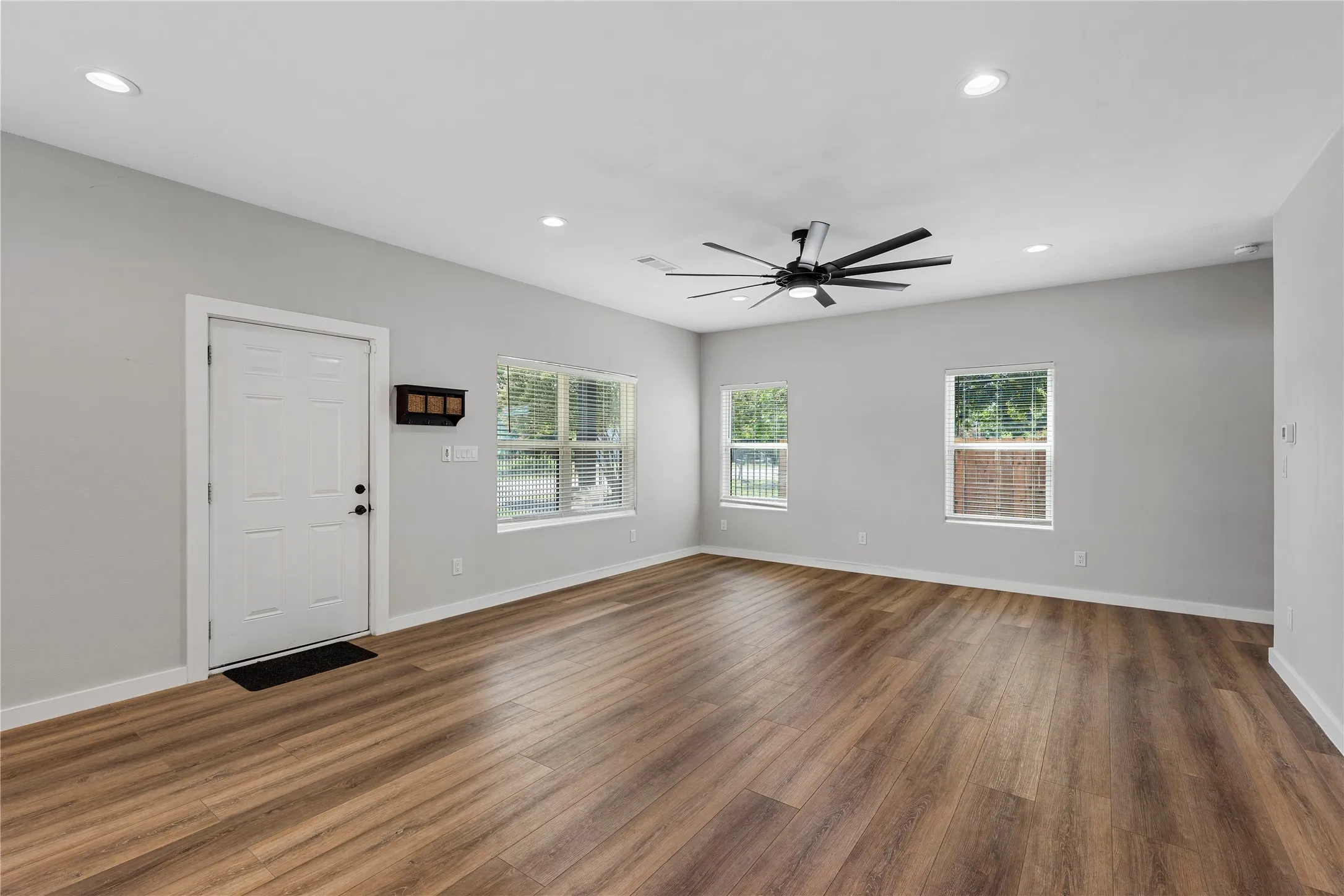 Single Family Residence For Sale in Mc Lennan County , 3008 S 3rd Street, Waco, Texas 76706, 5 Bedroom, 6 Bathroom, Garage spaces, 2,675 Sqft, built in 2023, mls#21342202, Real Estate Agent in Waco, Homes For Sale in Mc Lennan county, Homes For Sale in Waco, Realtor in Waco Texas, Real Estate Brokerage Independent Realty Texas, Luminita Cordes Realtor