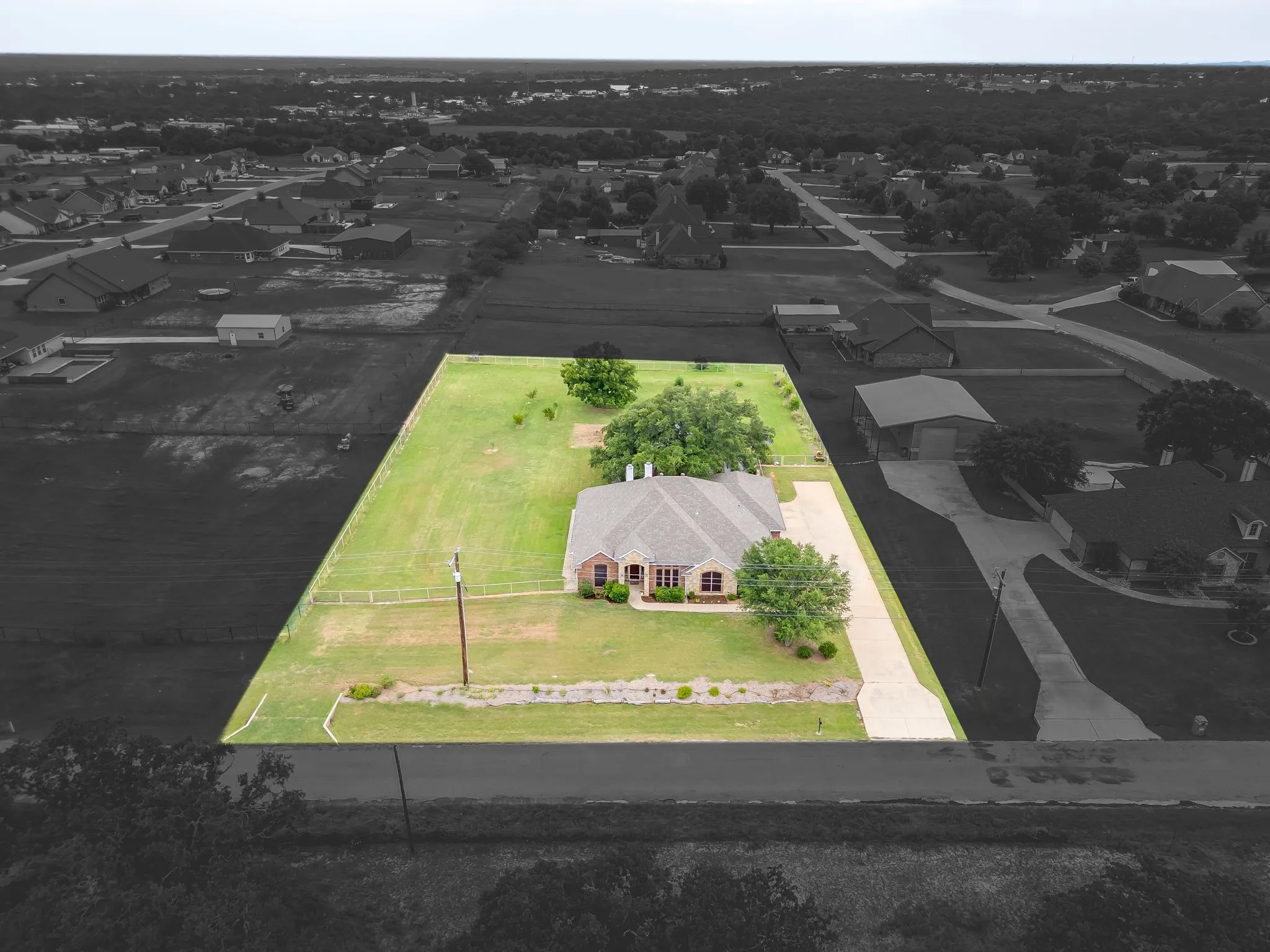 Single Family Residence For Sale in Parker County , 505 Morrow Road, Springtown, Texas 76082, 3 Bedroom, 2 Bathroom, 3 Garage spaces, 2,201 Sqft, built in 2006, mls#21343578, Real Estate Agent in Springtown, Homes For Sale in Parker county, Homes For Sale in Springtown, Realtor in Springtown Texas, Real Estate Brokerage Independent Realty Texas, Luminita Cordes Realtor
