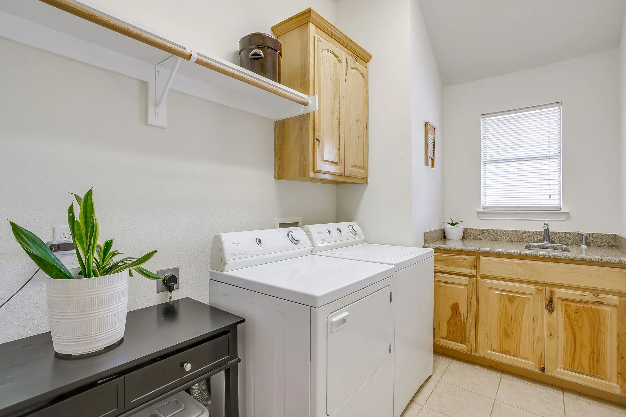 Single Family Residence For Sale in Parker County , 505 Morrow Road, Springtown, Texas 76082, 3 Bedroom, 2 Bathroom, 3 Garage spaces, 2,201 Sqft, built in 2006, mls#21343578, Real Estate Agent in Springtown, Homes For Sale in Parker county, Homes For Sale in Springtown, Realtor in Springtown Texas, Real Estate Brokerage Independent Realty Texas, Luminita Cordes Realtor