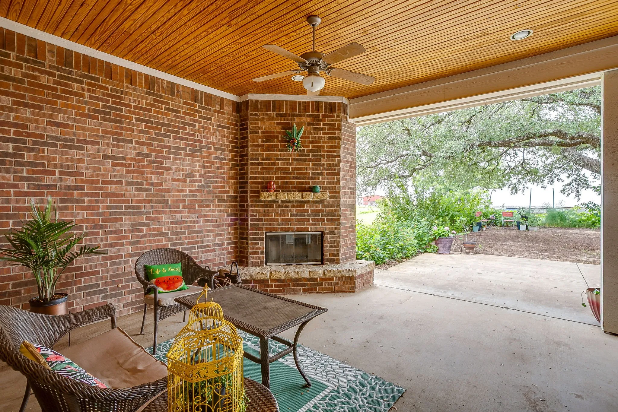 Single Family Residence For Sale in Parker County , 505 Morrow Road, Springtown, Texas 76082, 3 Bedroom, 2 Bathroom, 3 Garage spaces, 2,201 Sqft, built in 2006, mls#21343578, Real Estate Agent in Springtown, Homes For Sale in Parker county, Homes For Sale in Springtown, Realtor in Springtown Texas, Real Estate Brokerage Independent Realty Texas, Luminita Cordes Realtor