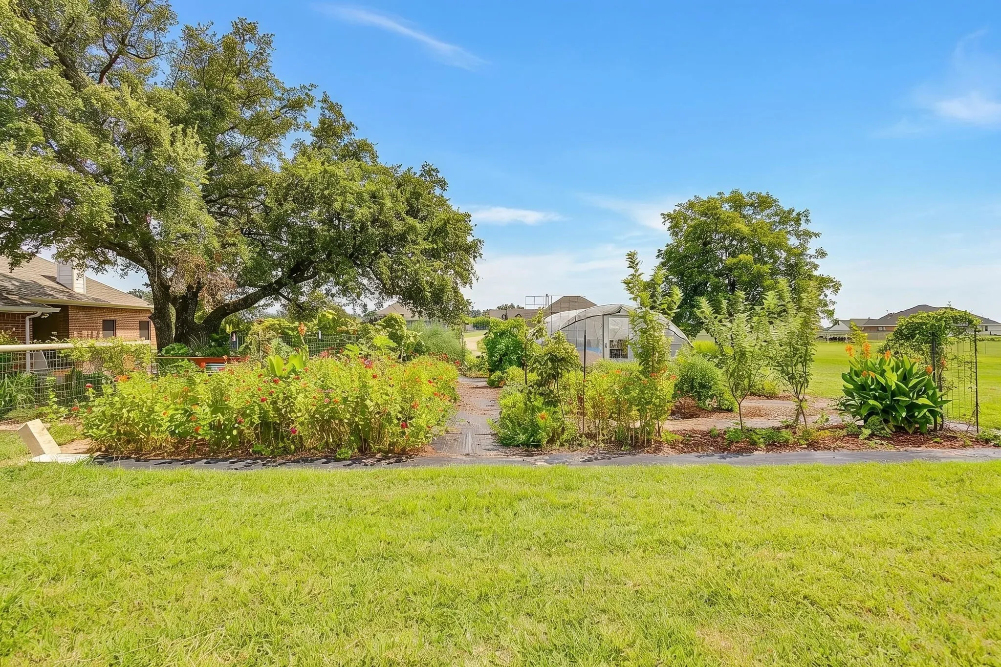Single Family Residence For Sale in Parker County , 505 Morrow Road, Springtown, Texas 76082, 3 Bedroom, 2 Bathroom, 3 Garage spaces, 2,201 Sqft, built in 2006, mls#21343578, Real Estate Agent in Springtown, Homes For Sale in Parker county, Homes For Sale in Springtown, Realtor in Springtown Texas, Real Estate Brokerage Independent Realty Texas, Luminita Cordes Realtor