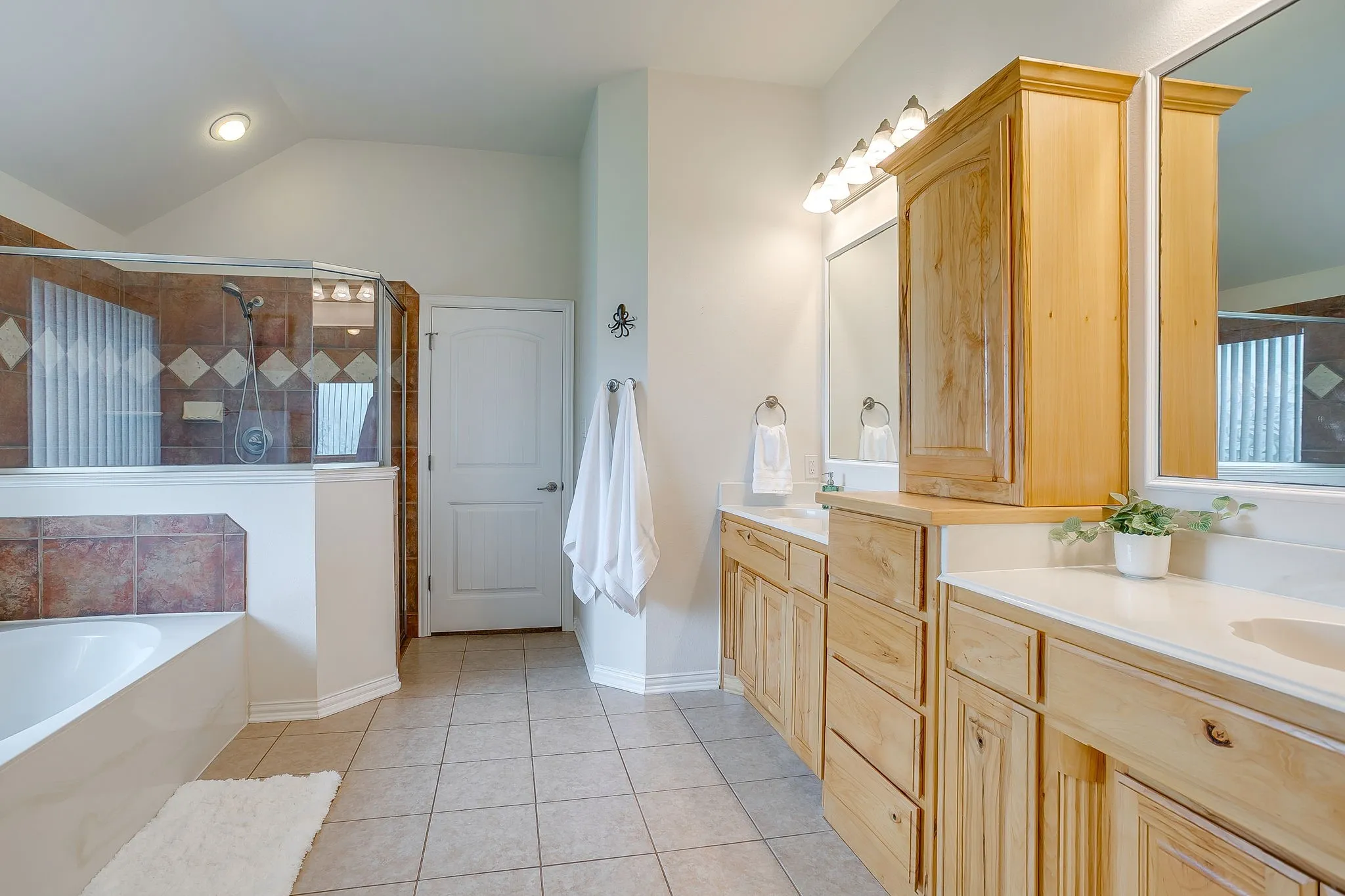 Single Family Residence For Sale in Parker County , 505 Morrow Road, Springtown, Texas 76082, 3 Bedroom, 2 Bathroom, 3 Garage spaces, 2,201 Sqft, built in 2006, mls#21343578, Real Estate Agent in Springtown, Homes For Sale in Parker county, Homes For Sale in Springtown, Realtor in Springtown Texas, Real Estate Brokerage Independent Realty Texas, Luminita Cordes Realtor