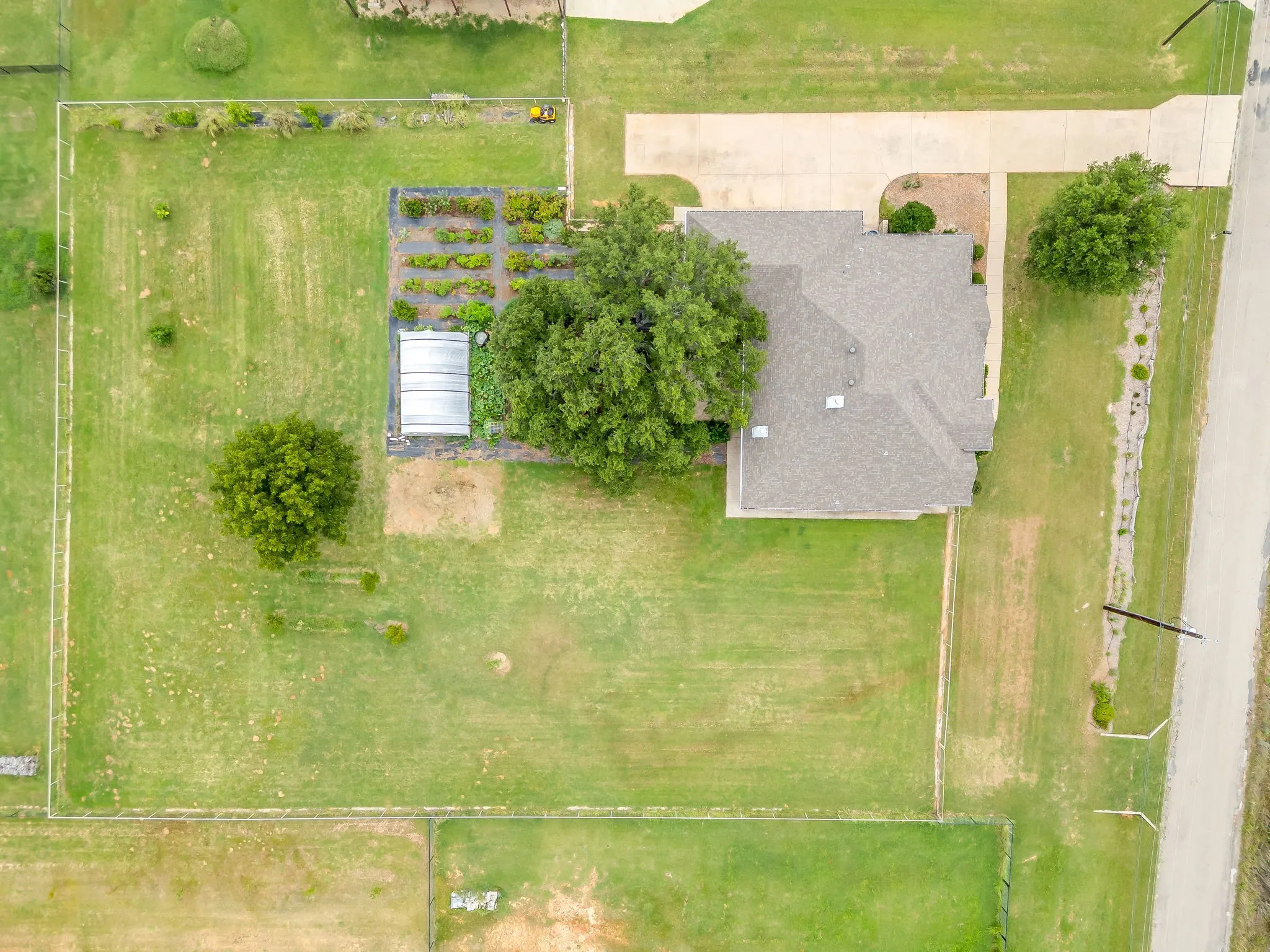 Single Family Residence For Sale in Parker County , 505 Morrow Road, Springtown, Texas 76082, 3 Bedroom, 2 Bathroom, 3 Garage spaces, 2,201 Sqft, built in 2006, mls#21343578, Real Estate Agent in Springtown, Homes For Sale in Parker county, Homes For Sale in Springtown, Realtor in Springtown Texas, Real Estate Brokerage Independent Realty Texas, Luminita Cordes Realtor