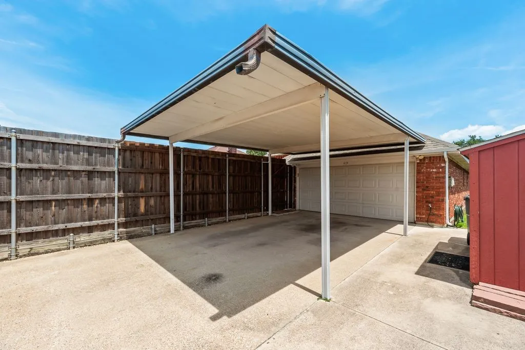 Single Family Residence For Sale in Collin County , 419 N Winding Oaks Drive, Wylie, Texas 75098, 3 Bedroom, 2 Bathroom, 2 Garage spaces, 1,800 Sqft, built in 1988, mls#21336579, Real Estate Agent in Wylie, Homes For Sale in Collin county, Homes For Sale in Wylie, Realtor in Wylie Texas, Real Estate Brokerage Independent Realty Texas, Luminita Cordes Realtor