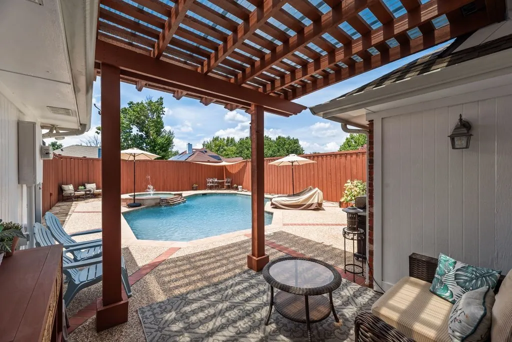 Single Family Residence For Sale in Collin County , 419 N Winding Oaks Drive, Wylie, Texas 75098, 3 Bedroom, 2 Bathroom, 2 Garage spaces, 1,800 Sqft, built in 1988, mls#21336579, Real Estate Agent in Wylie, Homes For Sale in Collin county, Homes For Sale in Wylie, Realtor in Wylie Texas, Real Estate Brokerage Independent Realty Texas, Luminita Cordes Realtor