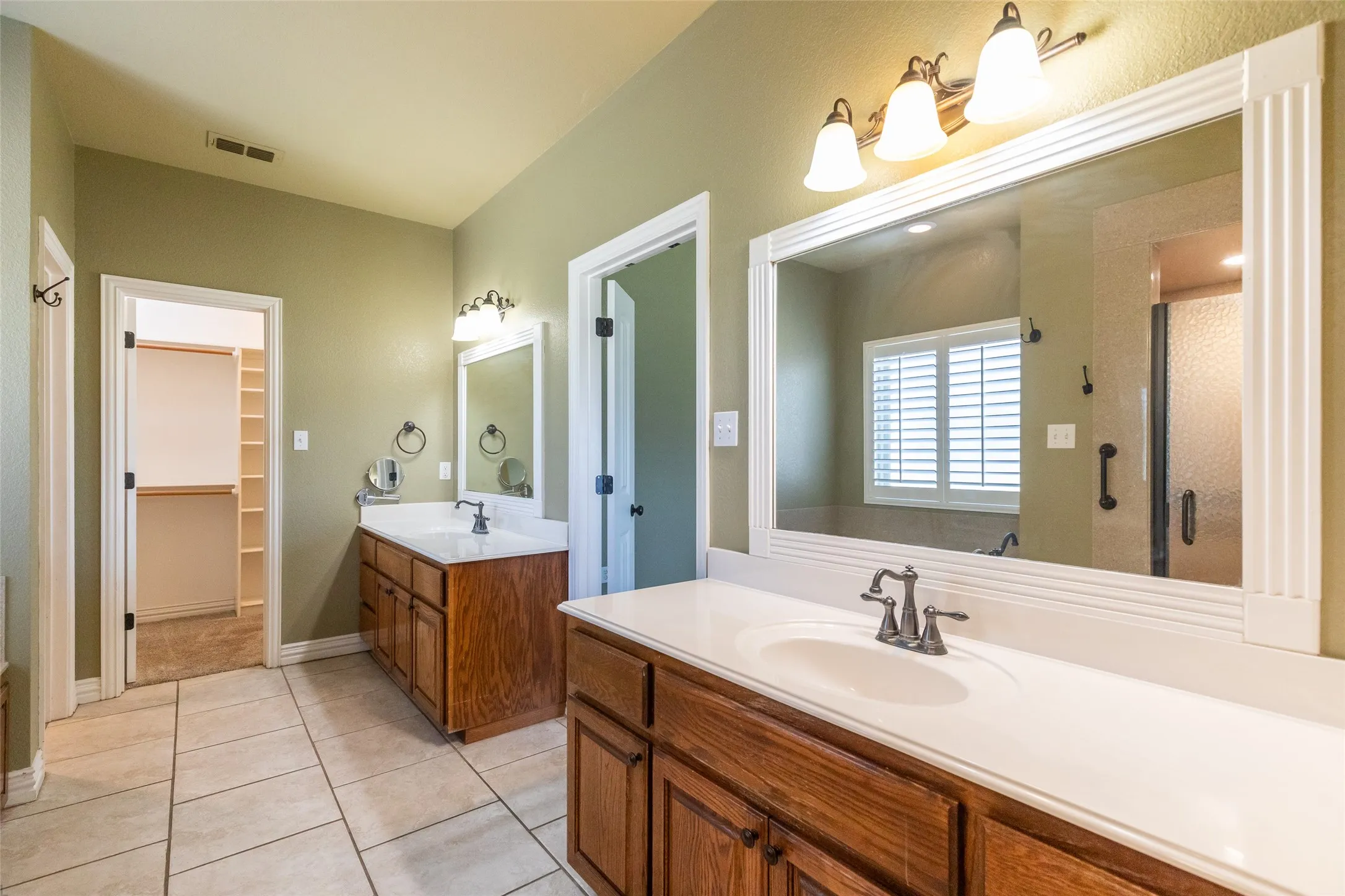 Single Family Residence For Sale in Taylor County , 173 Divide Avenue, Tuscola, Texas 79562, 4 Bedroom, 3 Bathroom, 2 Garage spaces, 2,605 Sqft, built in 2007, mls#21342003, Real Estate Agent in Tuscola, Homes For Sale in Taylor county, Homes For Sale in Tuscola, Realtor in Tuscola Texas, Real Estate Brokerage Independent Realty Texas, Luminita Cordes Realtor
