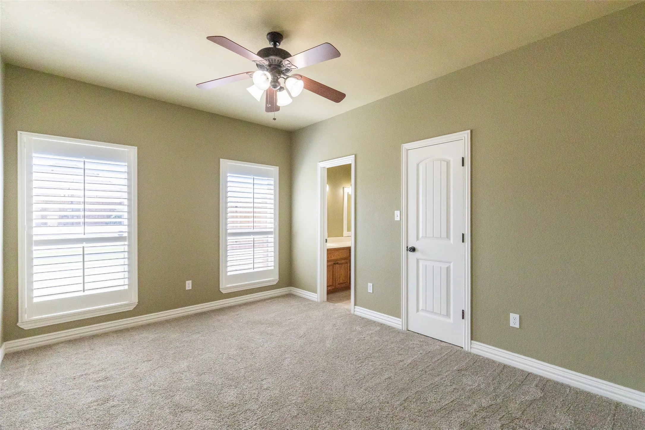 Guest bedroom with Jack and Jill bath