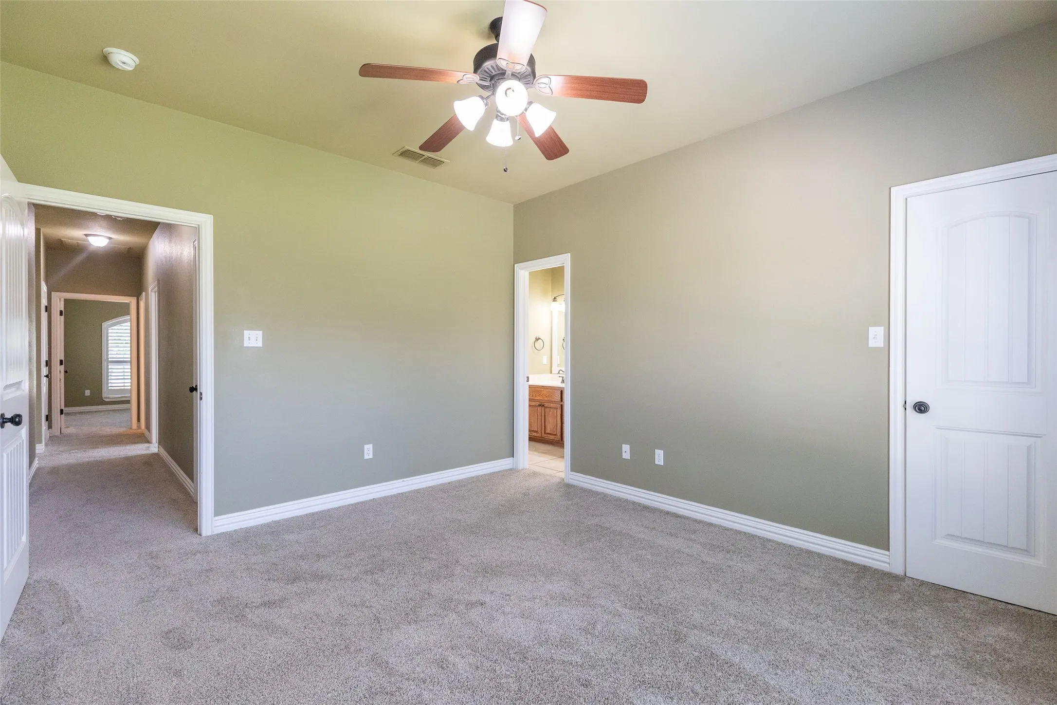 Single Family Residence For Sale in Taylor County , 173 Divide Avenue, Tuscola, Texas 79562, 4 Bedroom, 3 Bathroom, 2 Garage spaces, 2,605 Sqft, built in 2007, mls#21342003, Real Estate Agent in Tuscola, Homes For Sale in Taylor county, Homes For Sale in Tuscola, Realtor in Tuscola Texas, Real Estate Brokerage Independent Realty Texas, Luminita Cordes Realtor