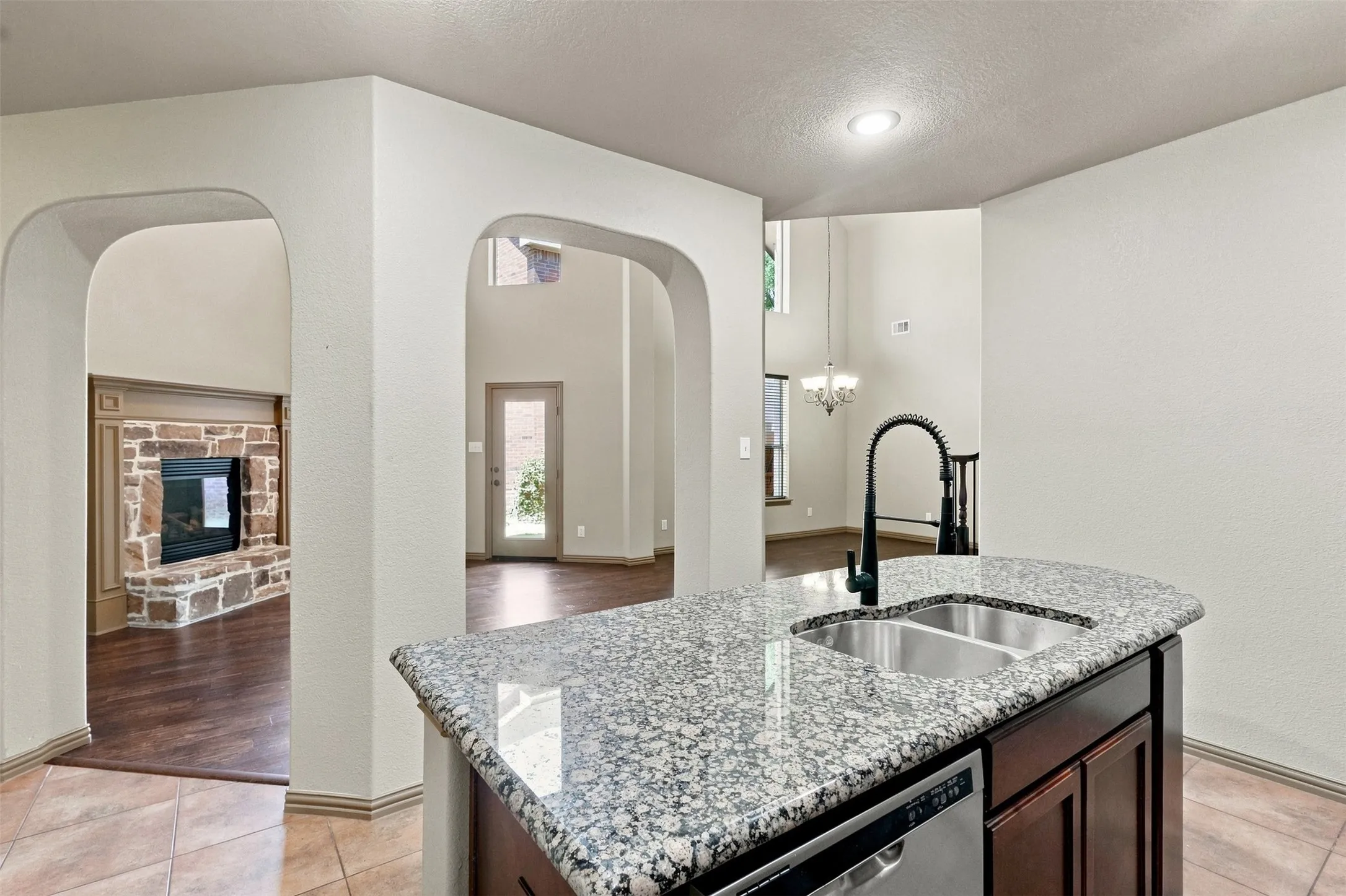 Single Family Residence For Sale in Tarrant County , 6918 Nava, Grand Prairie, Texas 75054, 3 Bedroom, 3 Bathroom, 2 Garage spaces, 2,541 Sqft, built in 2008, mls#21325681, Real Estate Agent in Grand Prairie, Homes For Sale in Tarrant county, Homes For Sale in Grand Prairie, Realtor in Grand Prairie Texas, Real Estate Brokerage Independent Realty Texas, Luminita Cordes Realtor
