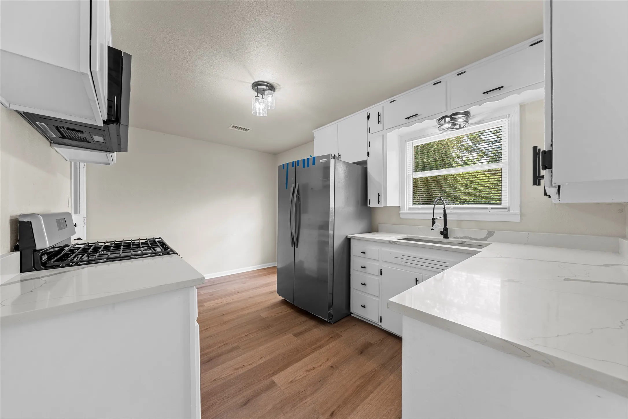 Single Family Residence For Sale in Mc Lennan County , 1007 N 61ST Street, Waco, Texas 76710, 3 Bedroom, 1 Bathroom, 1 Garage spaces, 1,108 Sqft, built in 1956, mls#21345582, Real Estate Agent in Waco, Homes For Sale in Mc Lennan county, Homes For Sale in Waco, Realtor in Waco Texas, Real Estate Brokerage Independent Realty Texas, Luminita Cordes Realtor