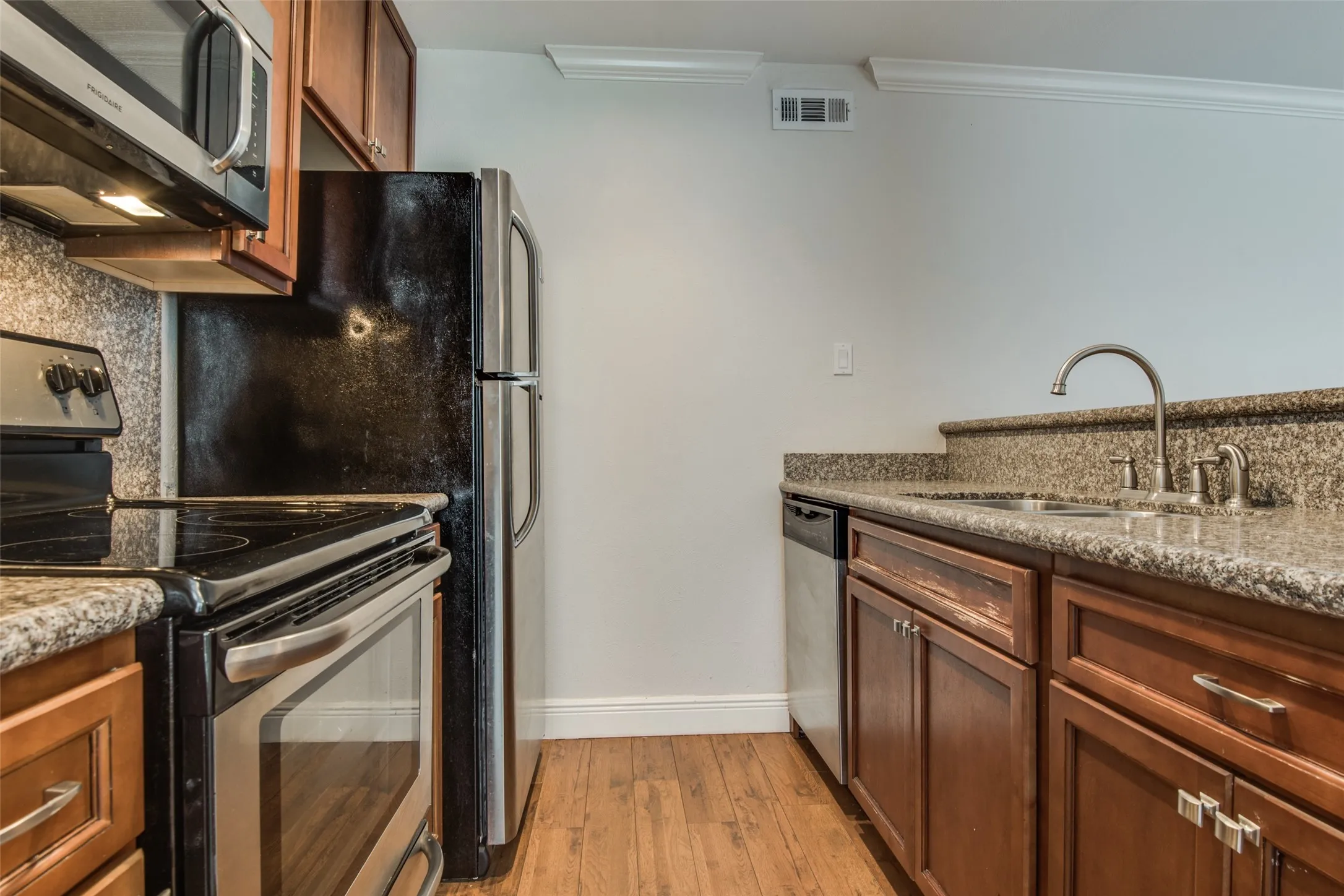 Apartment For Rent in Dallas County , 3907 Gilbert Avenue 3, Dallas, Texas 75219, 0, 1 Bathroom, Garage spaces, 2,444 Sqft, built in 1974, Price $1,095, mls#21345680, Real Estate Agent in Dallas, Homes For Rent in Dallas county, Homes For Rent in Dallas, Realtor in Dallas Texas, Real Estate Brokerage Independent Realty Texas, Luminita Cordes Realtor