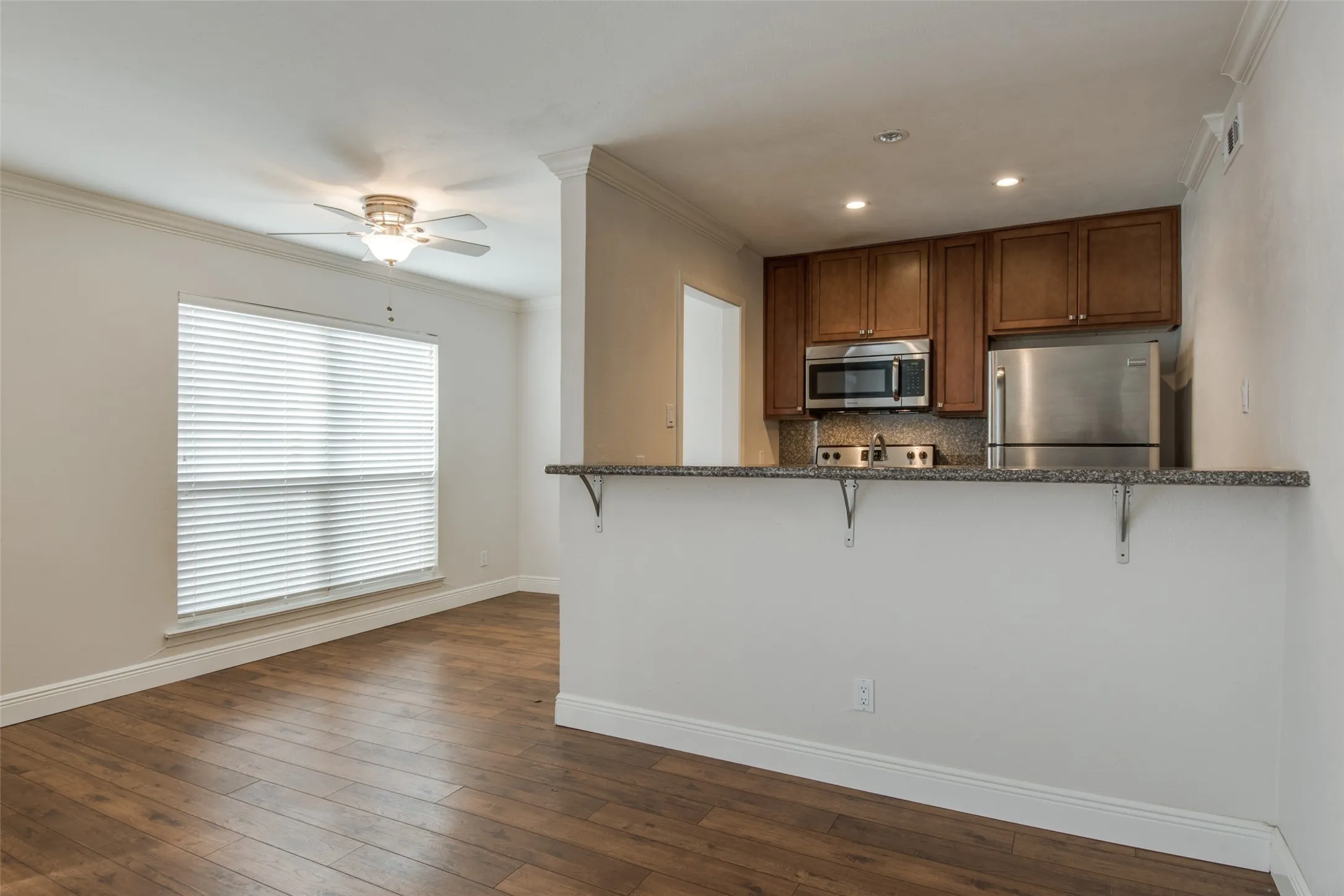 Apartment For Rent in Dallas County , 3907 Gilbert Avenue 3, Dallas, Texas 75219, 0, 1 Bathroom, Garage spaces, 2,444 Sqft, built in 1974, Price $1,095, mls#21345680, Real Estate Agent in Dallas, Homes For Rent in Dallas county, Homes For Rent in Dallas, Realtor in Dallas Texas, Real Estate Brokerage Independent Realty Texas, Luminita Cordes Realtor