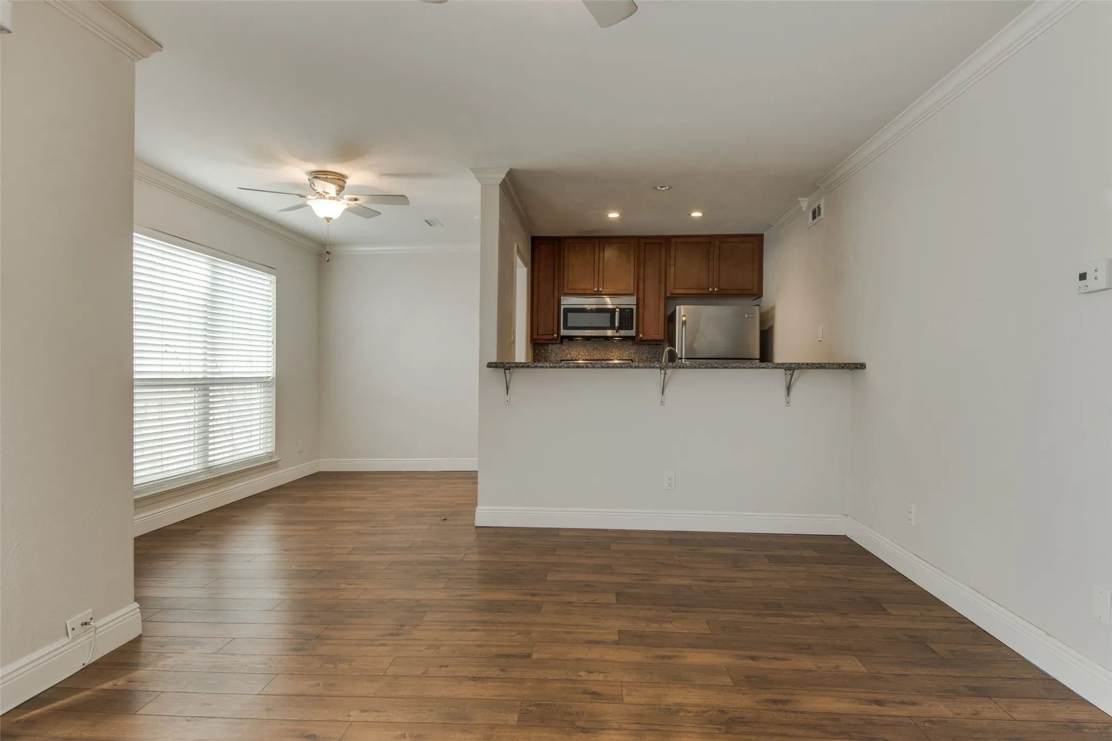 Apartment For Rent in Dallas County , 3907 Gilbert Avenue 3, Dallas, Texas 75219, 0, 1 Bathroom, Garage spaces, 2,444 Sqft, built in 1974, Price $1,095, mls#21345680, Real Estate Agent in Dallas, Homes For Rent in Dallas county, Homes For Rent in Dallas, Realtor in Dallas Texas, Real Estate Brokerage Independent Realty Texas, Luminita Cordes Realtor