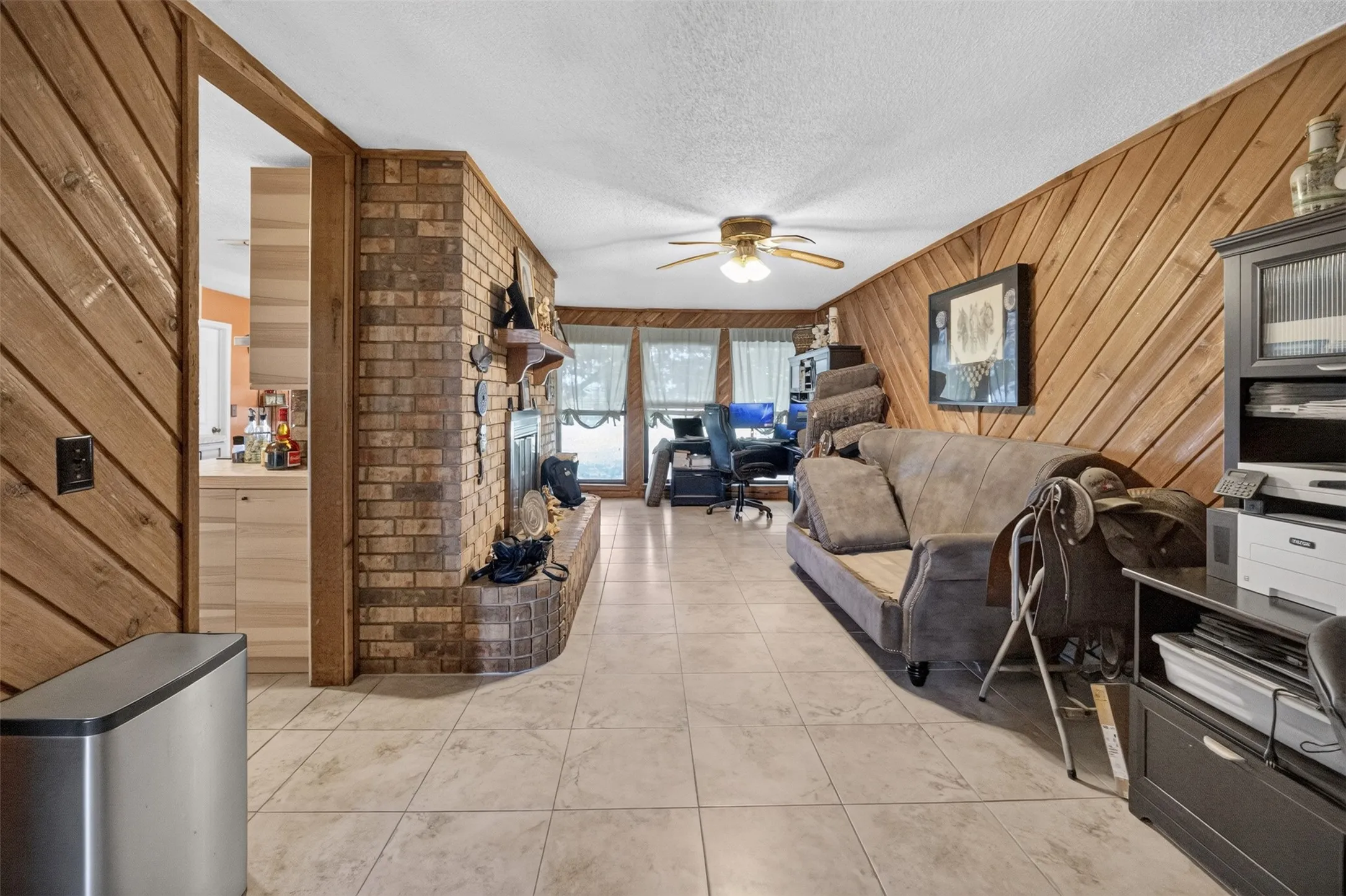 Single Family Residence For Sale in Johnson County , 12501 Fm 2331, Godley, Texas 76044, 3 Bedroom, 2 Bathroom, 2 Garage spaces, 2,430 Sqft, built in 1980, mls#21345589, Real Estate Agent in Godley, Homes For Sale in Johnson county, Homes For Sale in Godley, Realtor in Godley Texas, Real Estate Brokerage Independent Realty Texas, Luminita Cordes Realtor