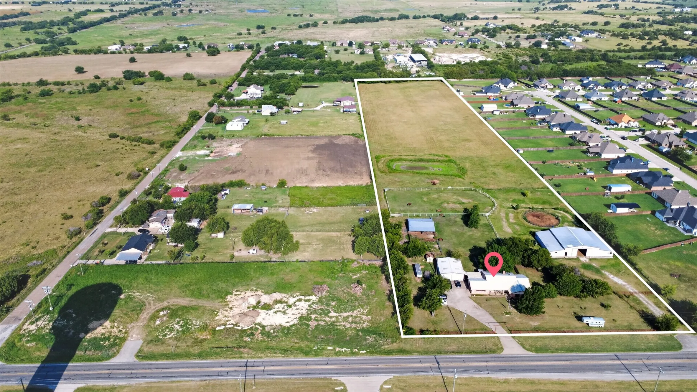 Single Family Residence For Sale in Johnson County , 12501 Fm 2331, Godley, Texas 76044, 3 Bedroom, 2 Bathroom, 2 Garage spaces, 2,430 Sqft, built in 1980, mls#21345589, Real Estate Agent in Godley, Homes For Sale in Johnson county, Homes For Sale in Godley, Realtor in Godley Texas, Real Estate Brokerage Independent Realty Texas, Luminita Cordes Realtor
