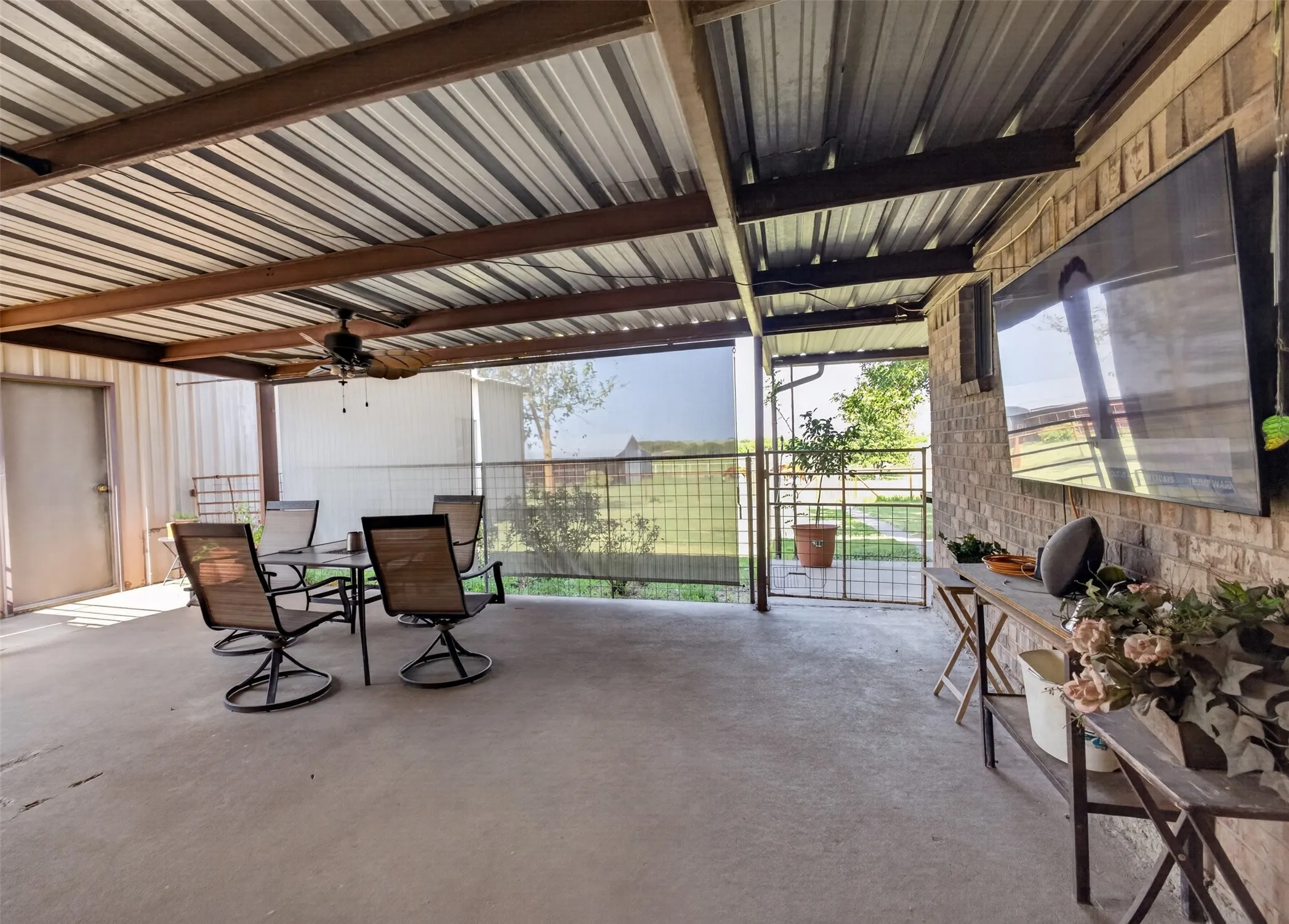 Single Family Residence For Sale in Johnson County , 12501 Fm 2331, Godley, Texas 76044, 3 Bedroom, 2 Bathroom, 2 Garage spaces, 2,430 Sqft, built in 1980, mls#21345589, Real Estate Agent in Godley, Homes For Sale in Johnson county, Homes For Sale in Godley, Realtor in Godley Texas, Real Estate Brokerage Independent Realty Texas, Luminita Cordes Realtor