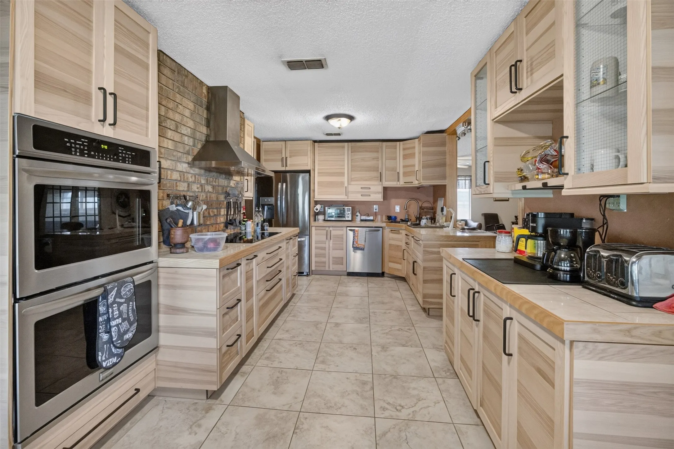 Single Family Residence For Sale in Johnson County , 12501 Fm 2331, Godley, Texas 76044, 3 Bedroom, 2 Bathroom, 2 Garage spaces, 2,430 Sqft, built in 1980, mls#21345589, Real Estate Agent in Godley, Homes For Sale in Johnson county, Homes For Sale in Godley, Realtor in Godley Texas, Real Estate Brokerage Independent Realty Texas, Luminita Cordes Realtor