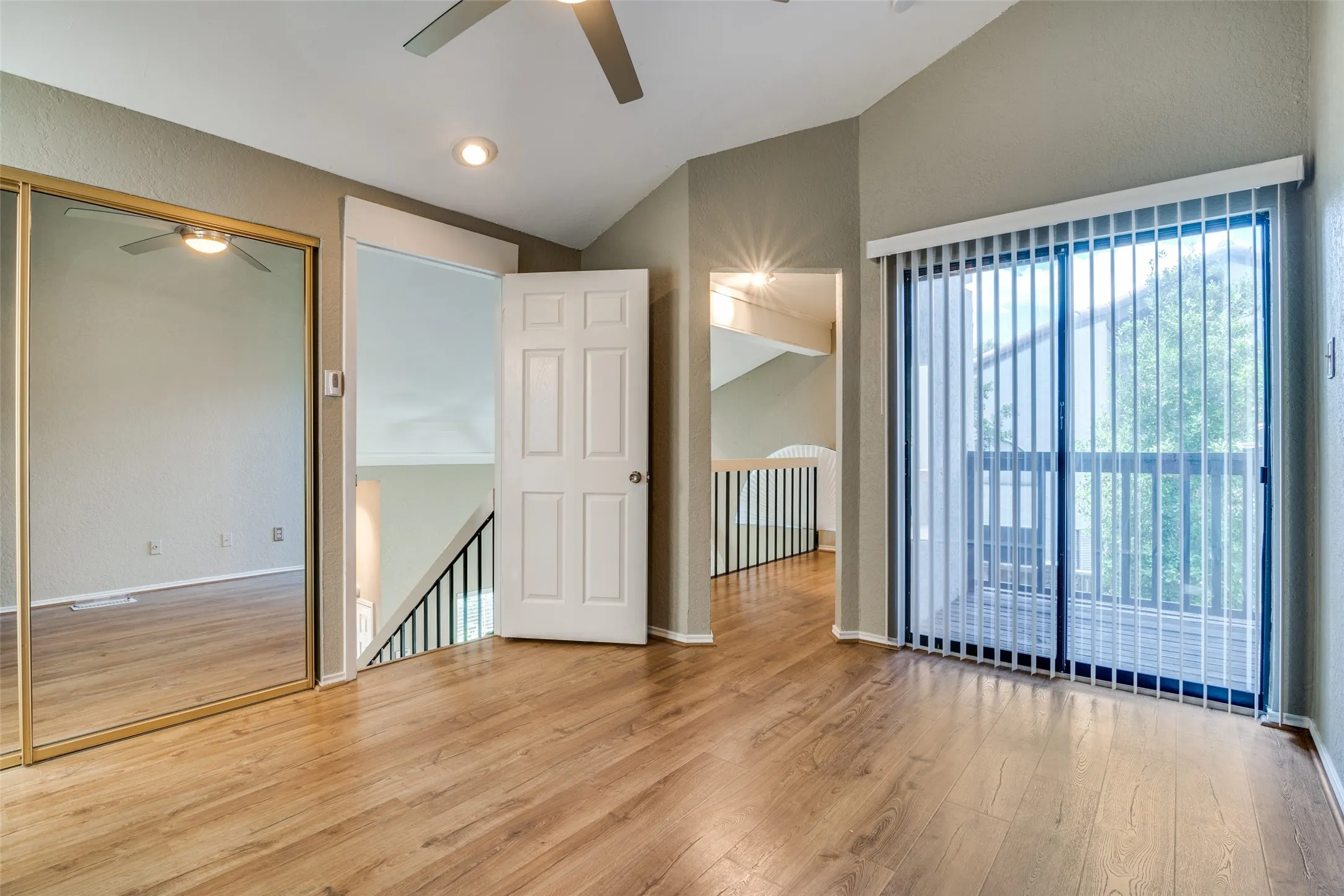 Condominium For Rent in Collin County , 18040 Midway Road 255, Dallas, Texas 75287, 2 Bedroom, 2 Bathroom, 1 Garage spaces, 1,097 Sqft, built in 1984, mls#21345668, Real Estate Agent in Dallas, Homes For Rent in Collin county, Homes For Rent in Dallas, Realtor in Dallas Texas, Real Estate Brokerage Independent Realty Texas, Luminita Cordes Realtor