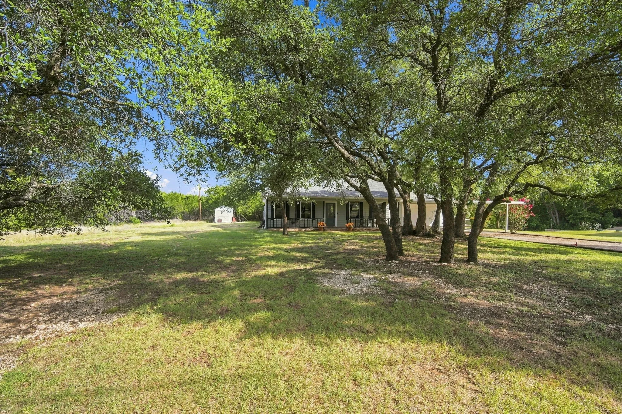 Single Family Residence For Sale in Hill County , 125 Deer Shadow Circle, Whitney, Texas 76692, 3 Bedroom, 2 Bathroom, 2 Garage spaces, 1,368 Sqft, built in 2007, mls#21345583, Real Estate Agent in Whitney, Homes For Sale in Hill county, Homes For Sale in Whitney, Realtor in Whitney Texas, Real Estate Brokerage Independent Realty Texas, Luminita Cordes Realtor