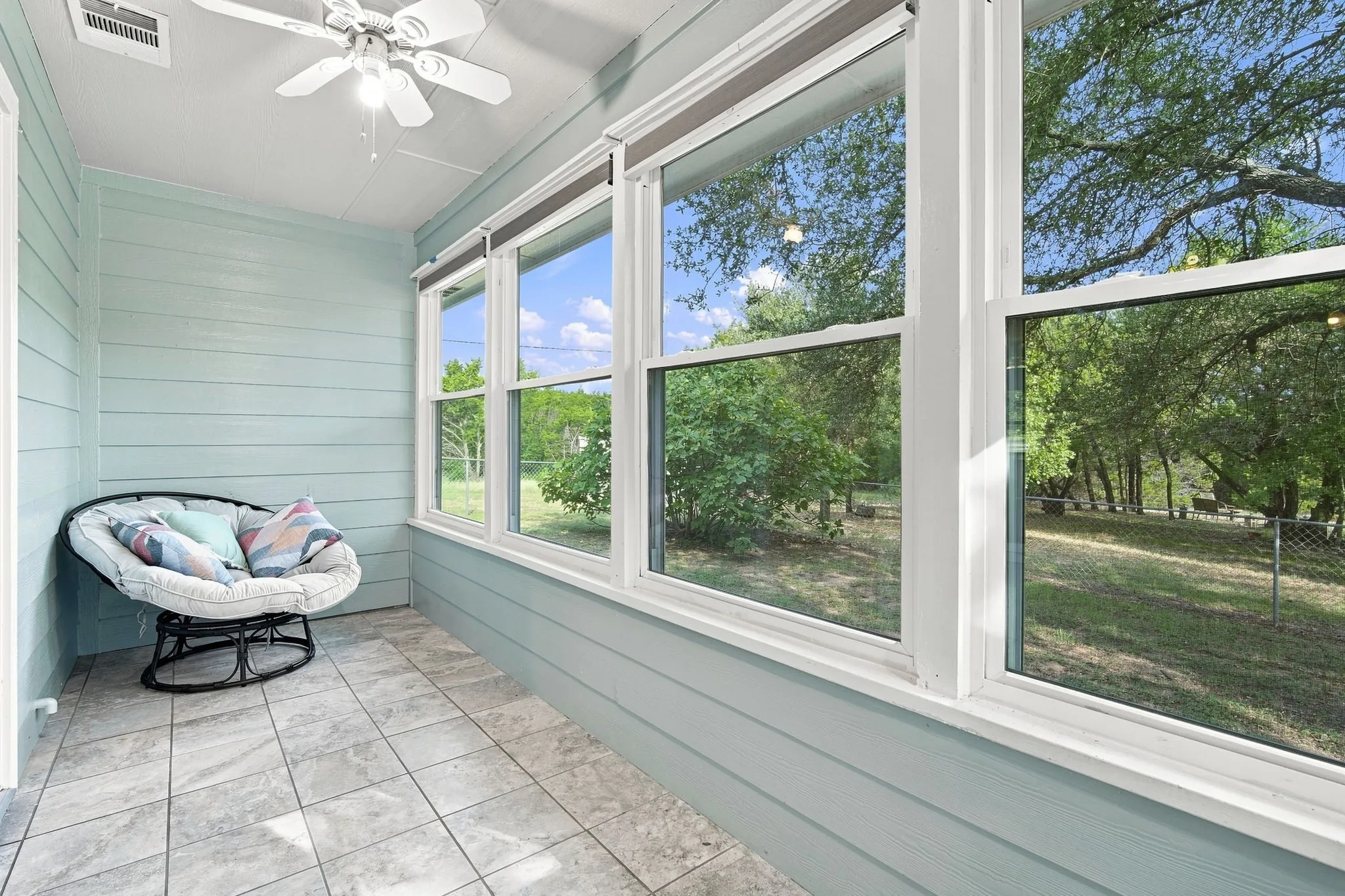 Single Family Residence For Sale in Hill County , 125 Deer Shadow Circle, Whitney, Texas 76692, 3 Bedroom, 2 Bathroom, 2 Garage spaces, 1,368 Sqft, built in 2007, mls#21345583, Real Estate Agent in Whitney, Homes For Sale in Hill county, Homes For Sale in Whitney, Realtor in Whitney Texas, Real Estate Brokerage Independent Realty Texas, Luminita Cordes Realtor