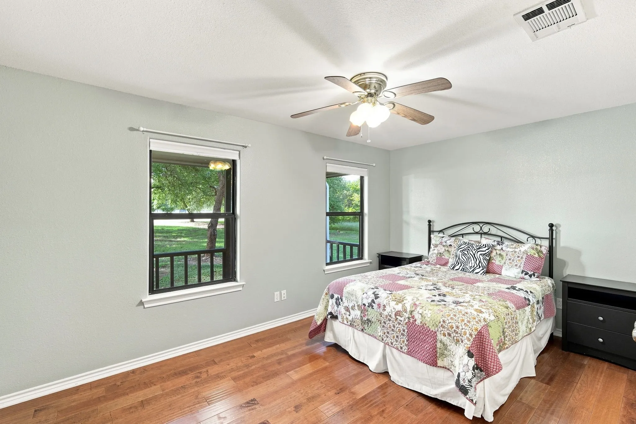 Single Family Residence For Sale in Hill County , 125 Deer Shadow Circle, Whitney, Texas 76692, 3 Bedroom, 2 Bathroom, 2 Garage spaces, 1,368 Sqft, built in 2007, mls#21345583, Real Estate Agent in Whitney, Homes For Sale in Hill county, Homes For Sale in Whitney, Realtor in Whitney Texas, Real Estate Brokerage Independent Realty Texas, Luminita Cordes Realtor